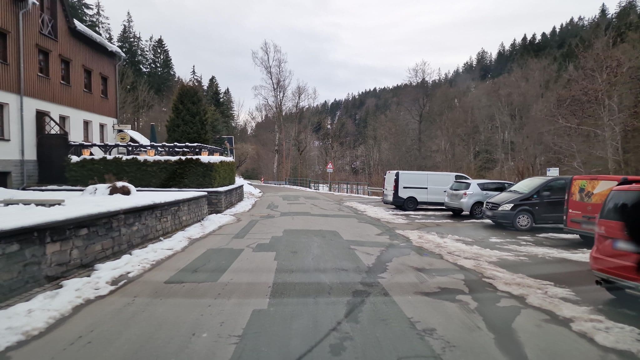 Street view near Hotel und Gaststätte Schwarzbeerschänke, Pobershau — © canislupus (CC BY-SA · Mapillary)