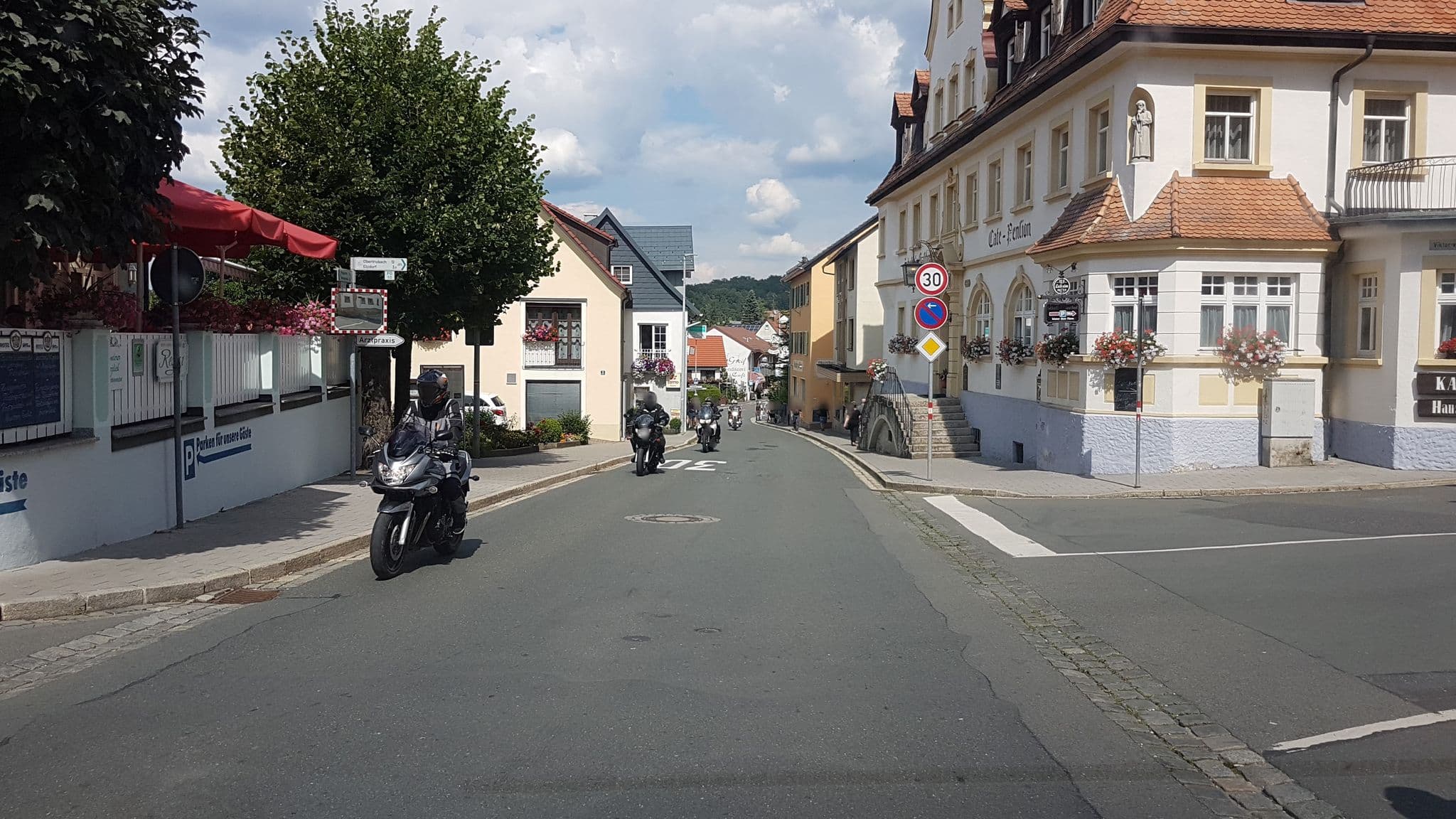 Street view near Krone, Gößweinstein — © r66 (CC BY-SA · Mapillary)