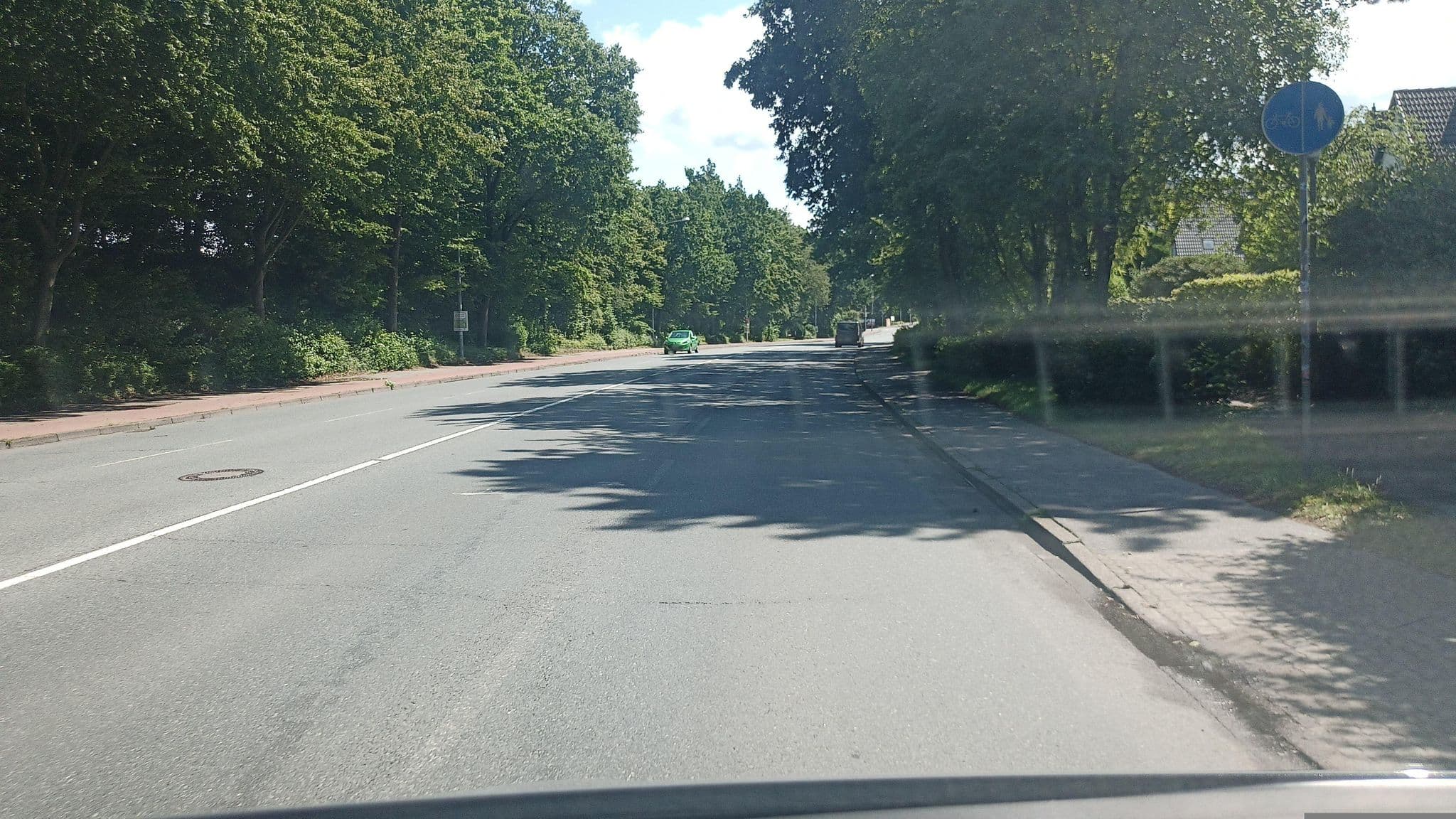 Street view near Villa Göthe, Rellingen — © hoeckie (CC BY-SA · Mapillary)