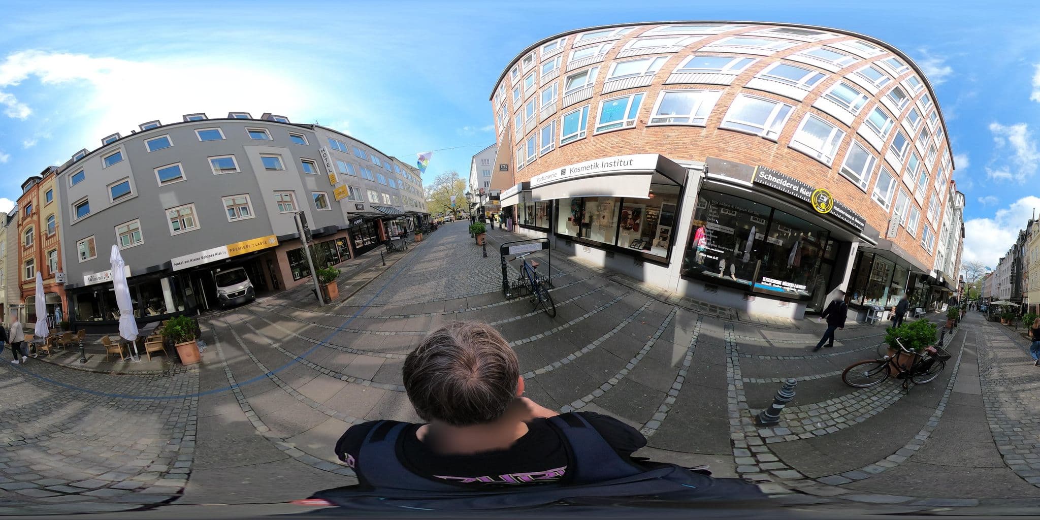 Street view near Am Kieler Schloss, Kiel — © pbb (CC BY-SA · Mapillary)
