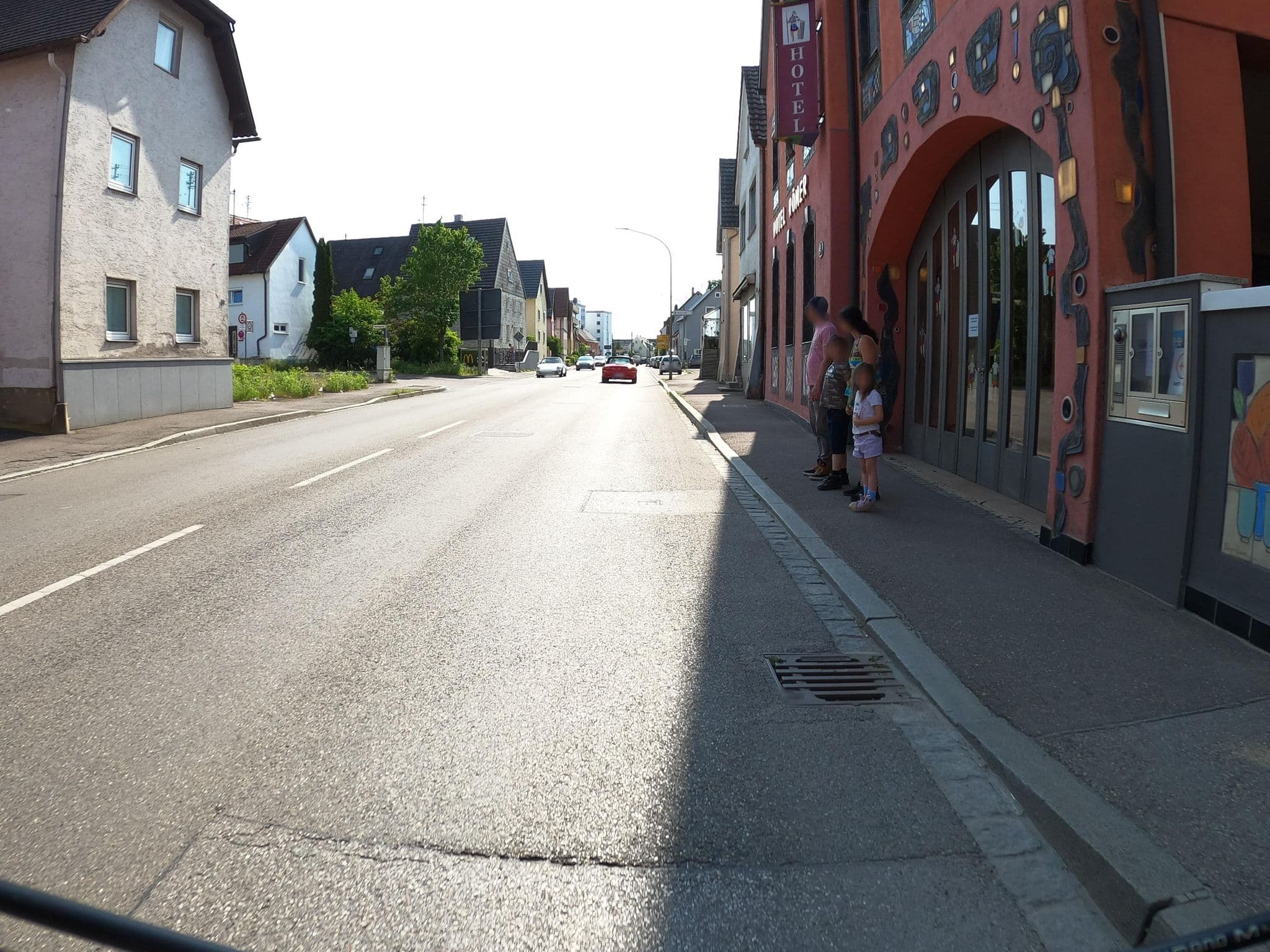 Street view near Hotel Römer, Günzburg — © looniverse (CC BY-SA · Mapillary)