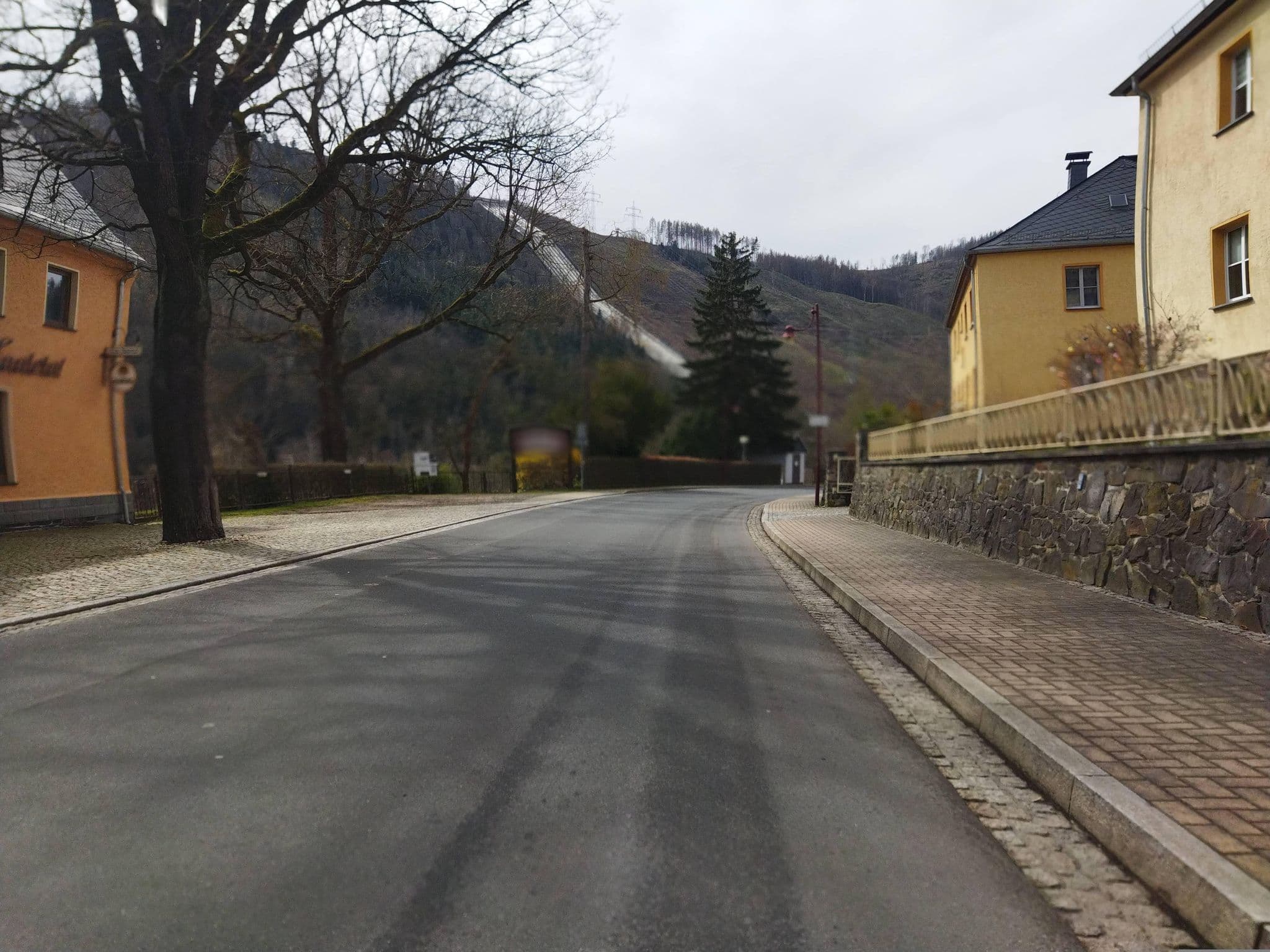 Street view near Gasthof Zum Saaletal, Goßwitz — © changchun1 (CC BY-SA · Mapillary)
