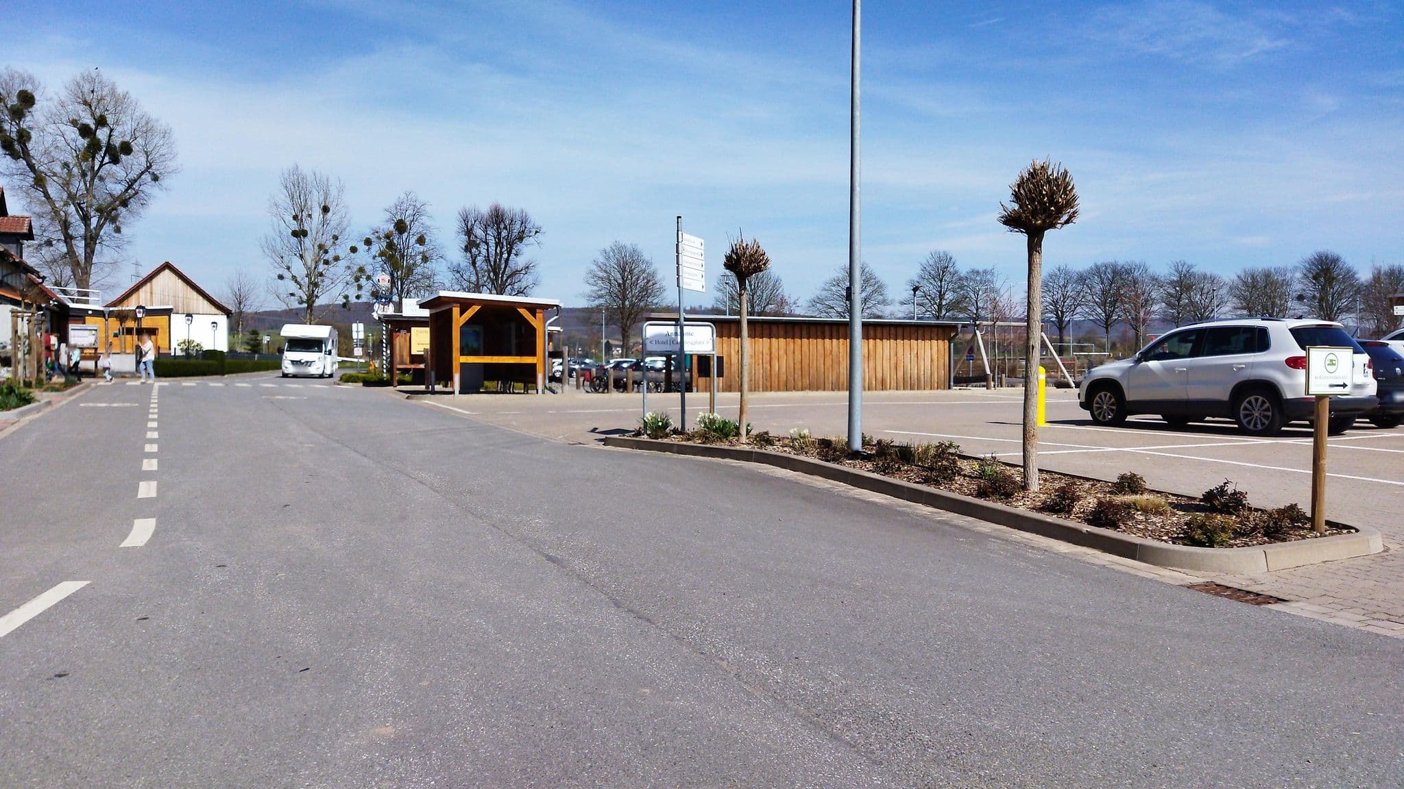 Street view near Grohnder Fährhaus, Hehlen — © changchun1 (CC BY-SA · Mapillary)