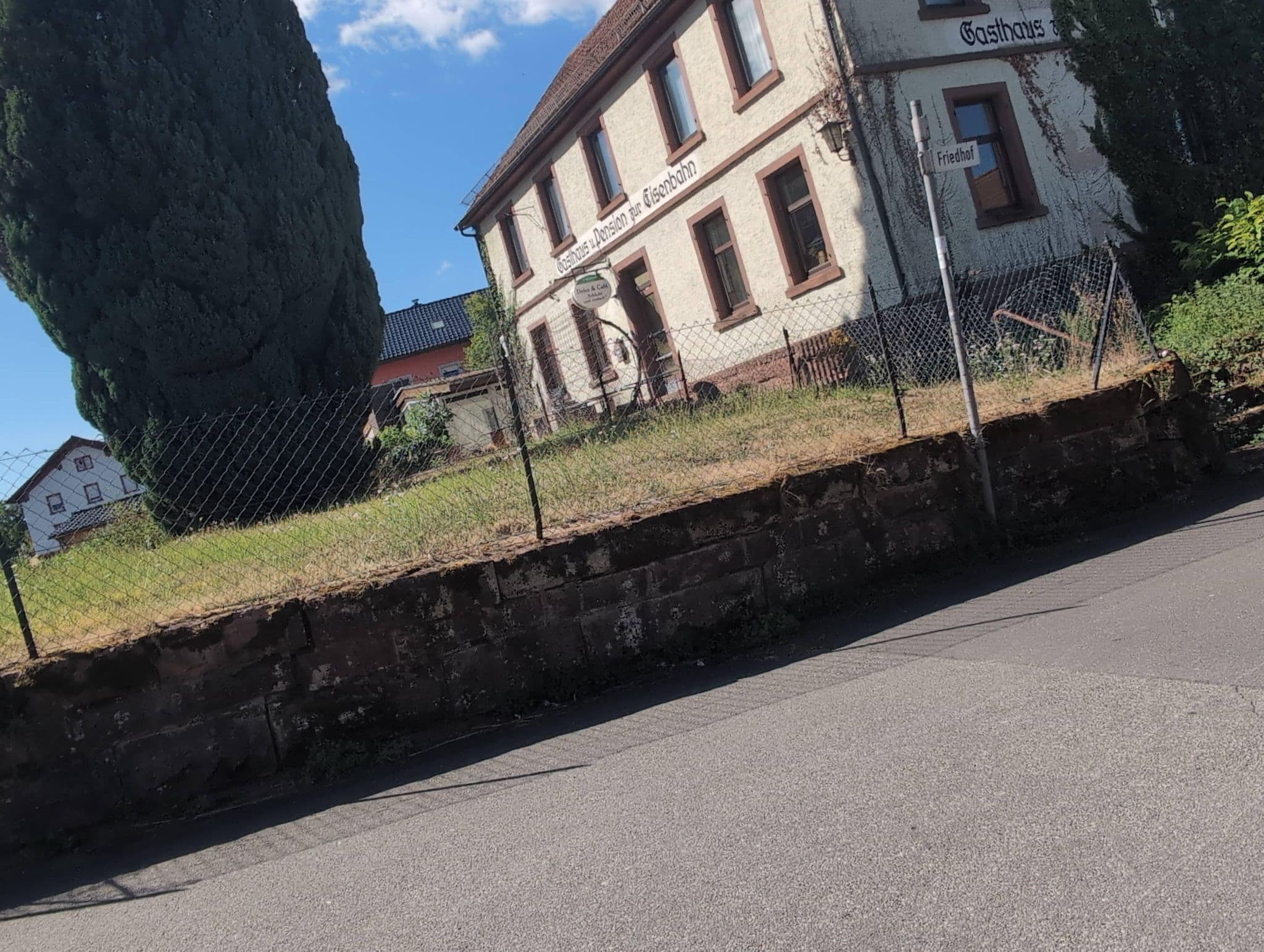 Street view near Gasthaus Zur Eisenbahn, Neckargerach — © PixelusPro8 (CC BY-SA · Mapillary)
