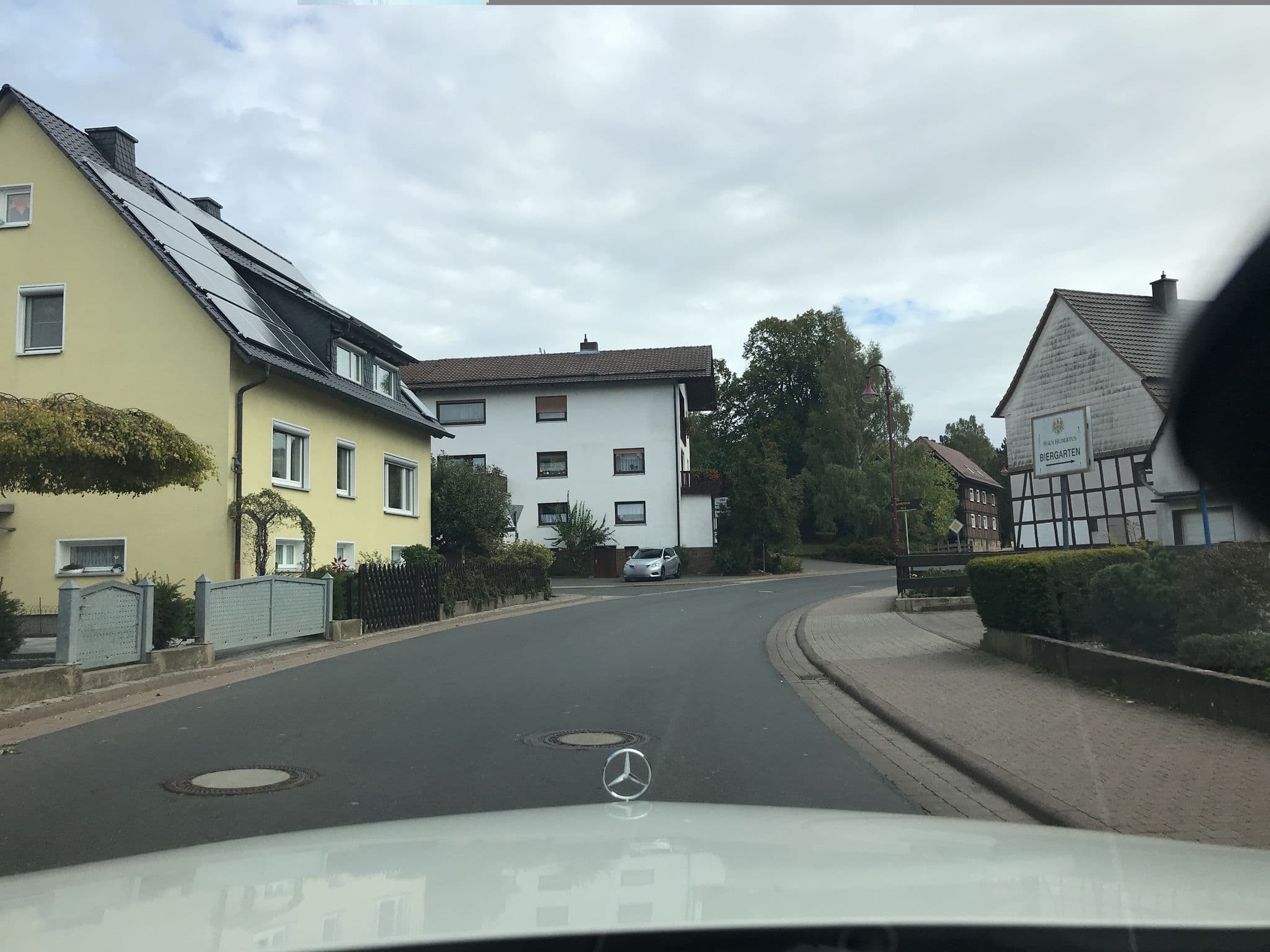 Street view near Landhotel Hubertus, Großalmerode — © saschahaberkorn (CC BY-SA · Mapillary)