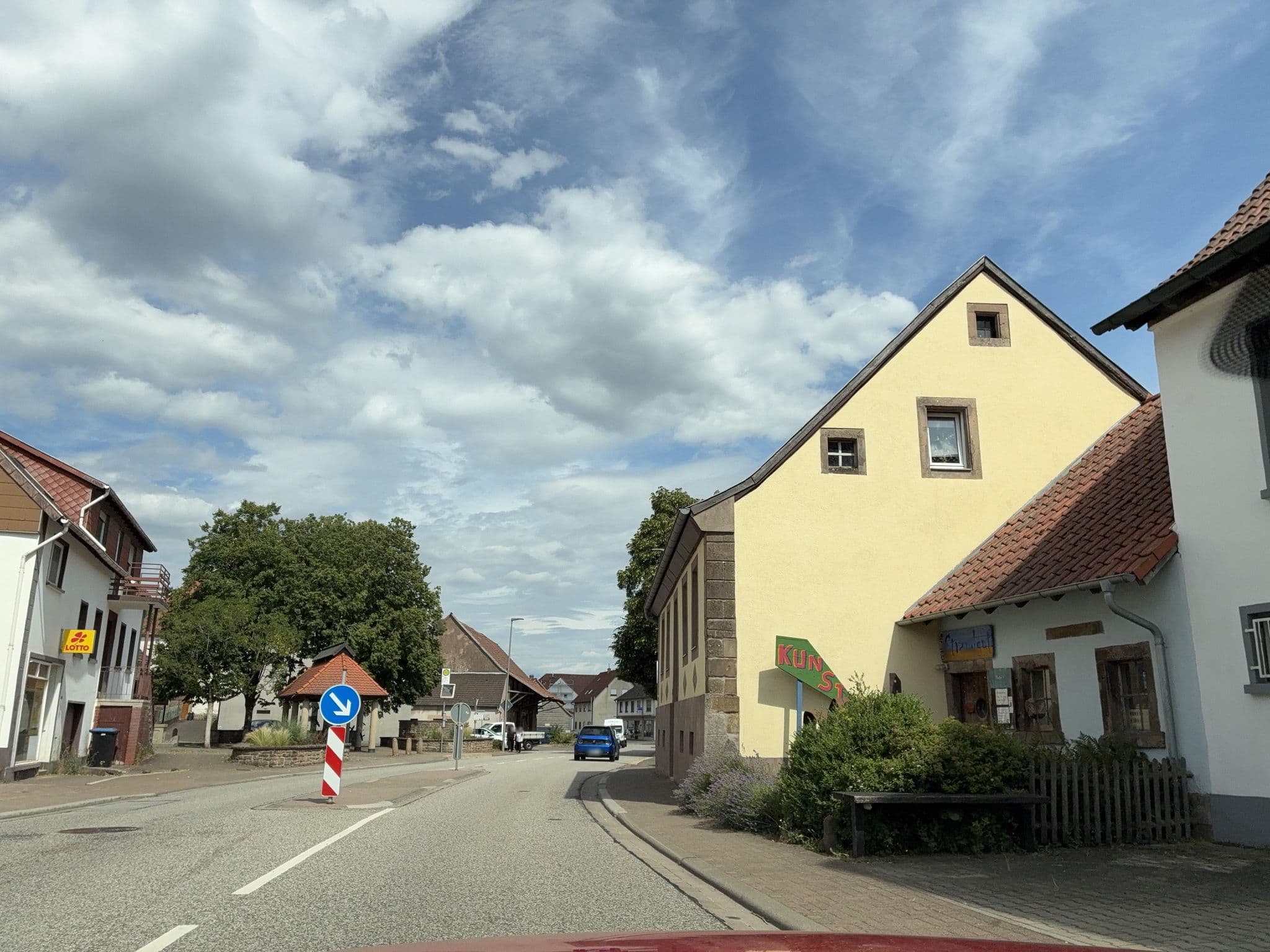 Street view near Haus Gerlach, Herschweiler-Pettersheim — © teddy73 (CC BY-SA · Mapillary)