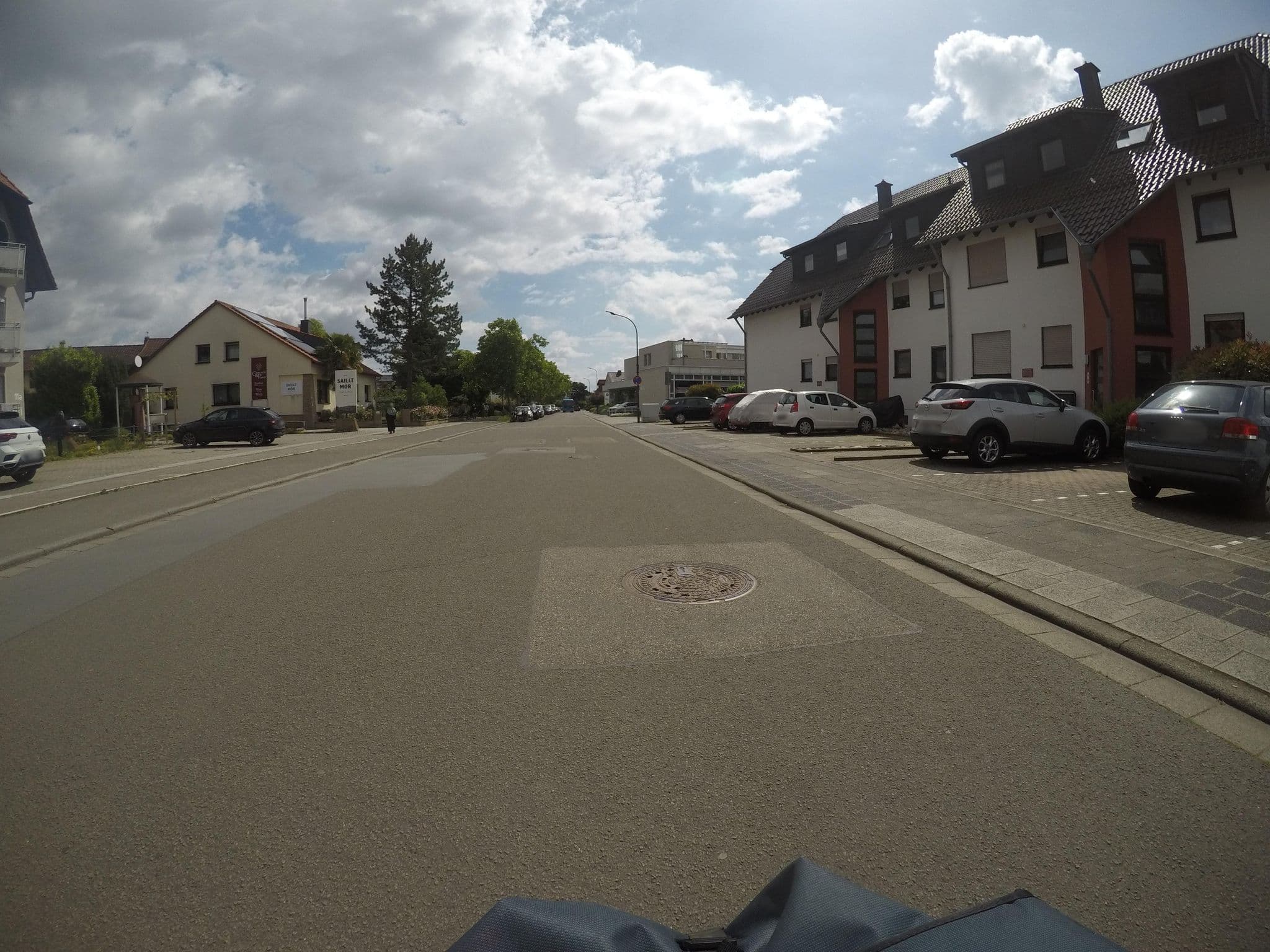 Street view near Hotel Weingarten, Bad Dürkheim — © mfa (CC BY-SA · Mapillary)