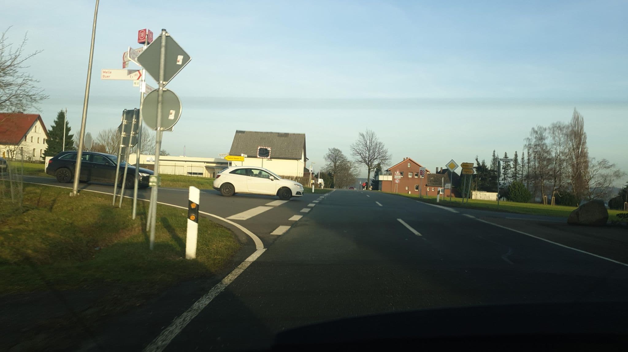 Street view near Hotel Lindenhof, Rödinghausen — © Schmarvis (CC BY-SA · Mapillary)