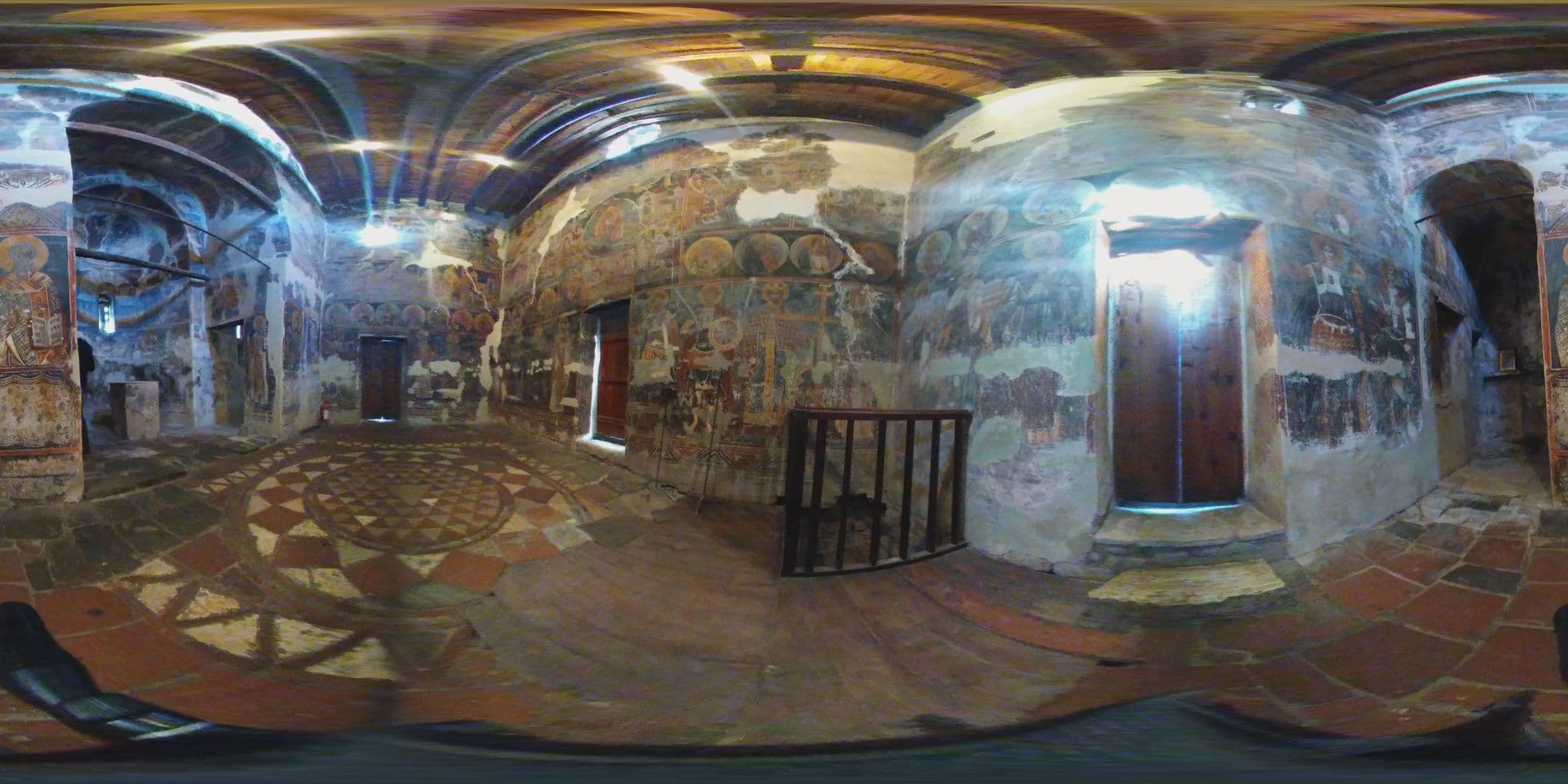 Street view near Guesthouse Kris, Berat — © gesti (CC BY-SA · Mapillary)