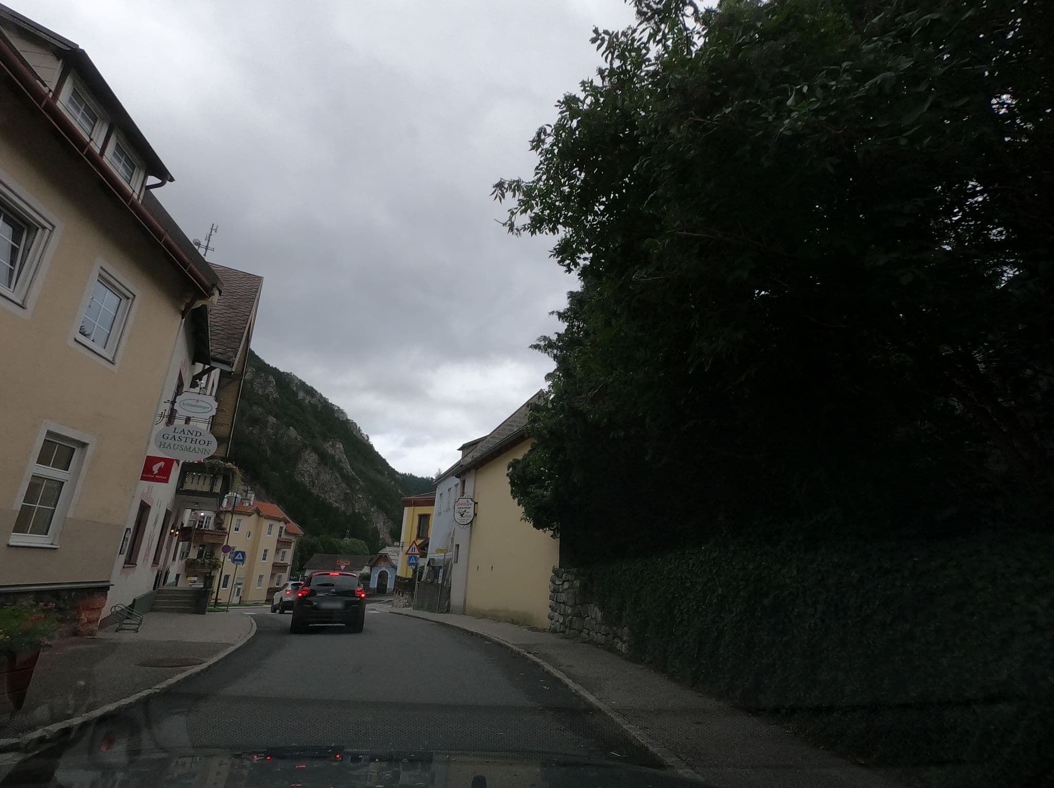 Street view near Gasthof Hausmann, Puchberg am Schneeberg — © richlv (CC BY-SA · Mapillary)