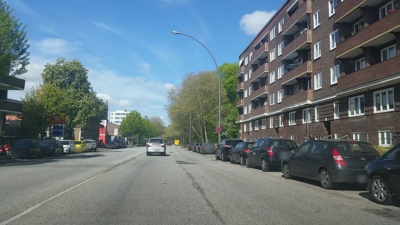 Street view near Apricot Hotel, Horn — © tian (CC BY-SA · Mapillary)