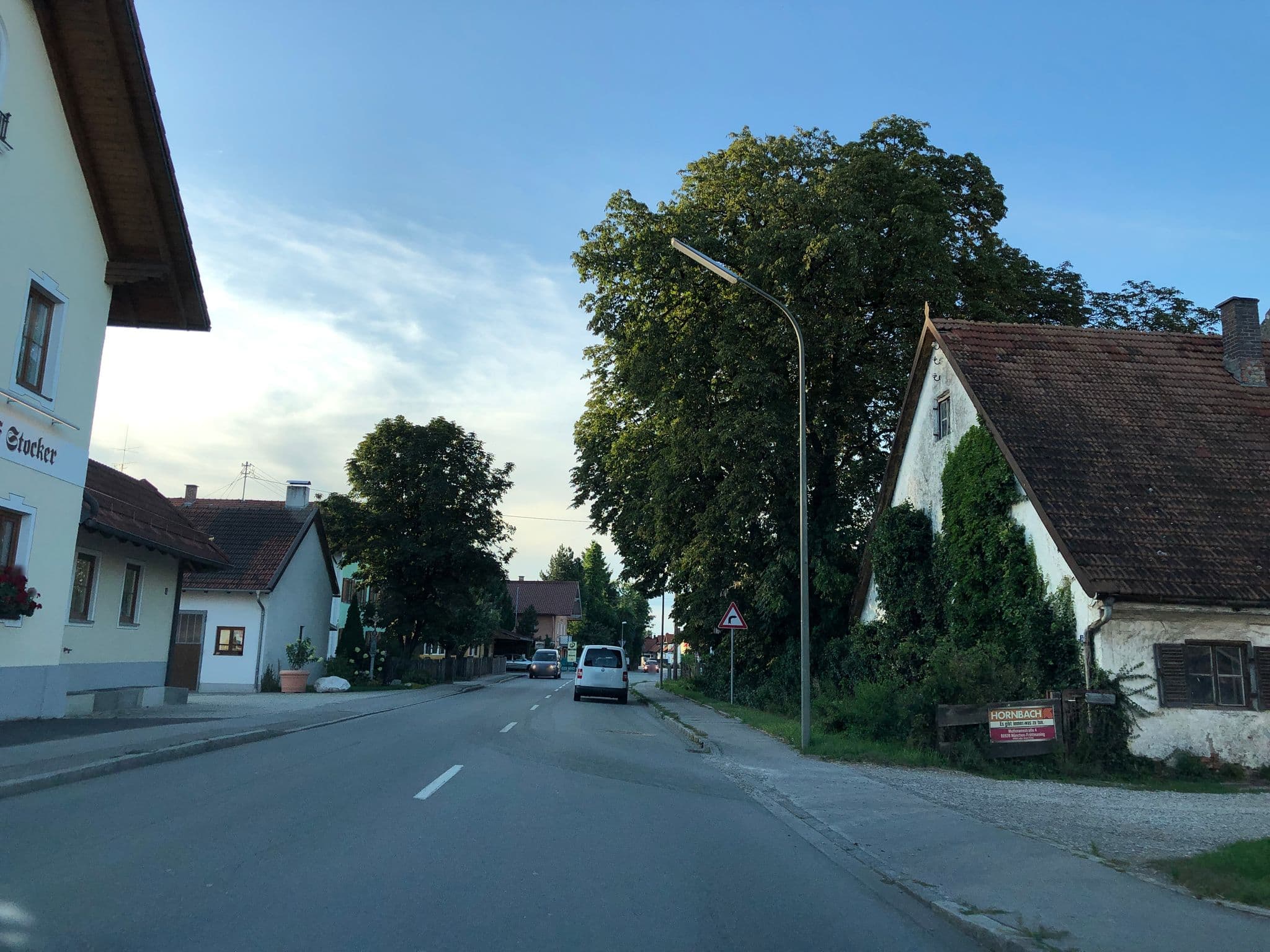 Street view near Gasthof Stocker, Kirchheim bei München — © chuck (CC BY-SA · Mapillary)
