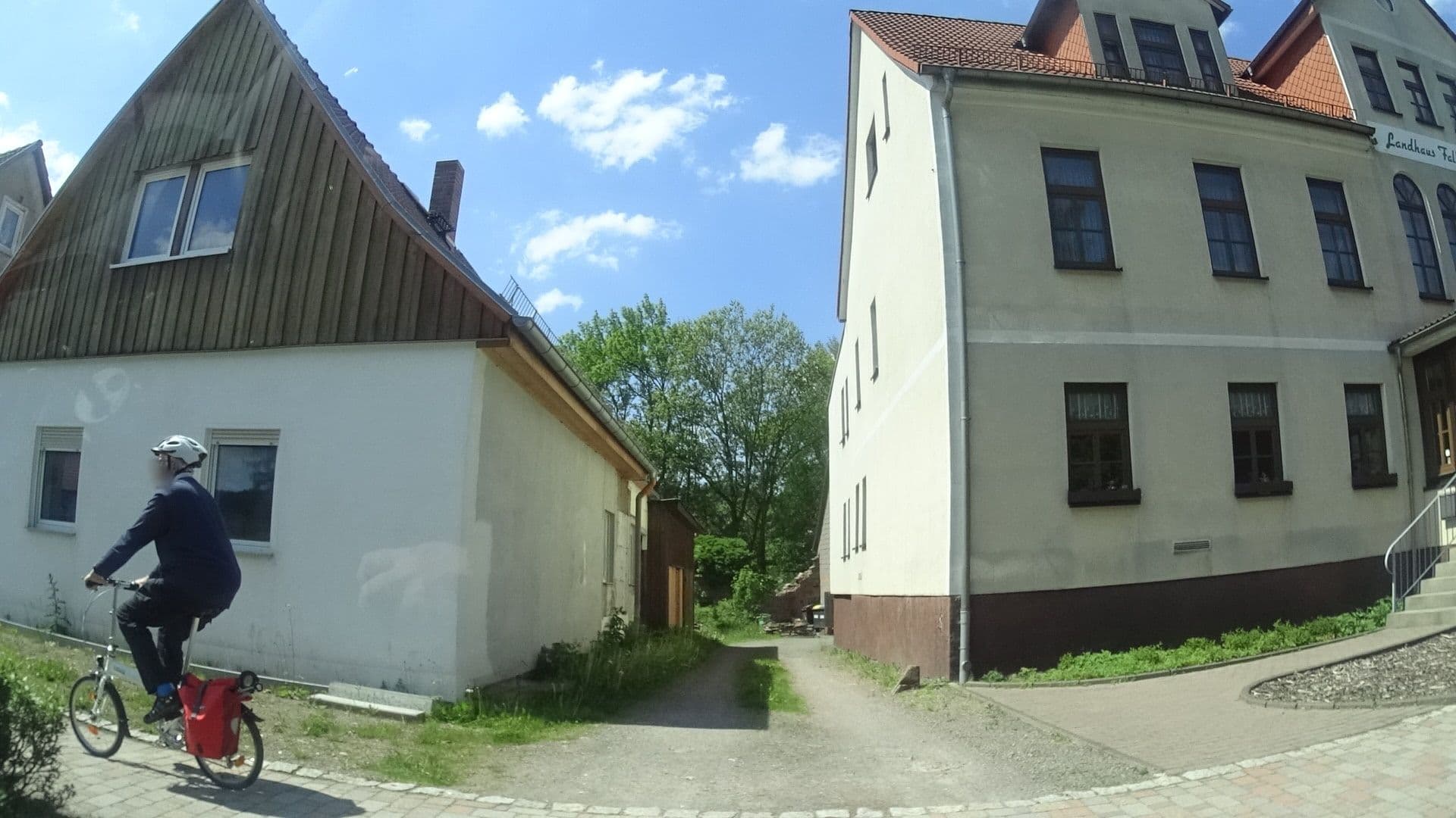 Street view near Landhaus Falkenstein, Tambach-Dietharz — © ramap (CC BY-SA · Mapillary)