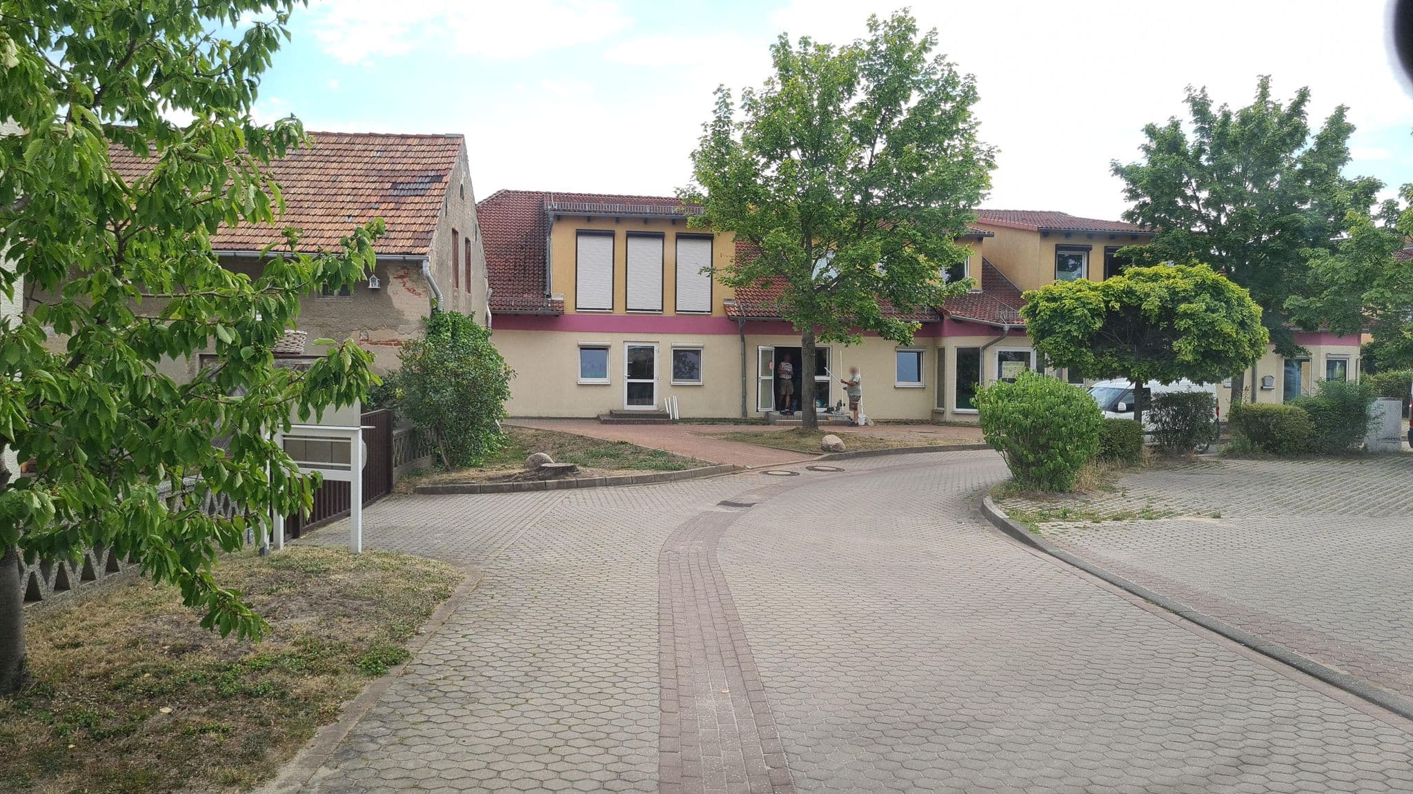 Street view near Ferienwohnungen "Am Storchennest", Hohenleipisch — © dsmm (CC BY-SA · Mapillary)