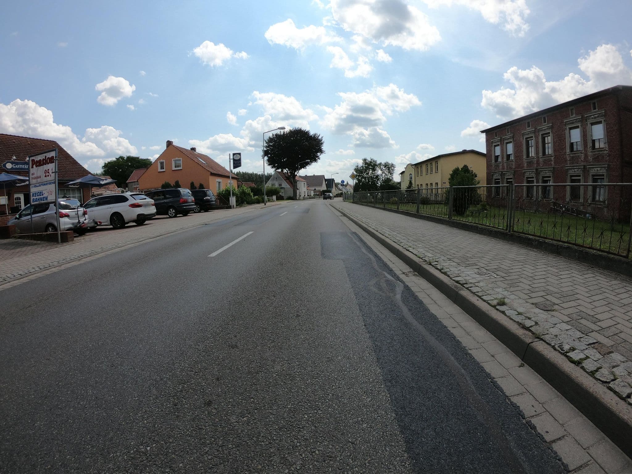Street view near Gaststätte und Pension Müller, Eggesin — © masterofnoroad (CC BY-SA · Mapillary)