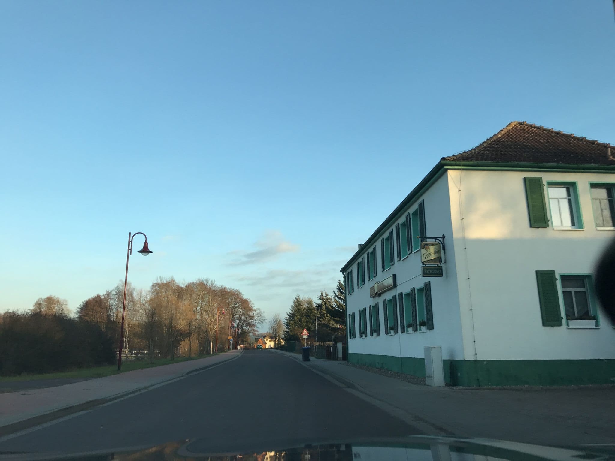 Street view near Hotel Grüner Baum, Genthin — © tb4711 (CC BY-SA · Mapillary)