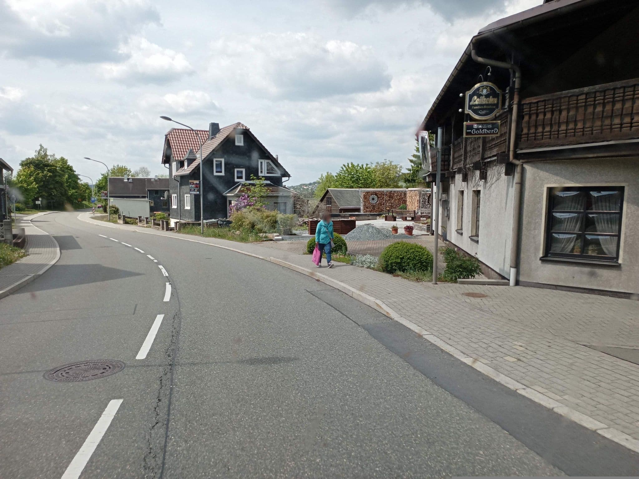 Street view near Landgasthof und Pension Zum Goldberg, Schmiedefeld — © atze02 (CC BY-SA · Mapillary)