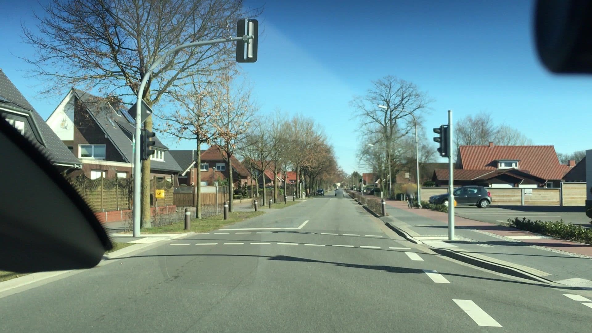 Street view near Stratmanns Hotel, Dinklage — © lvl5 (CC BY-SA · Mapillary)