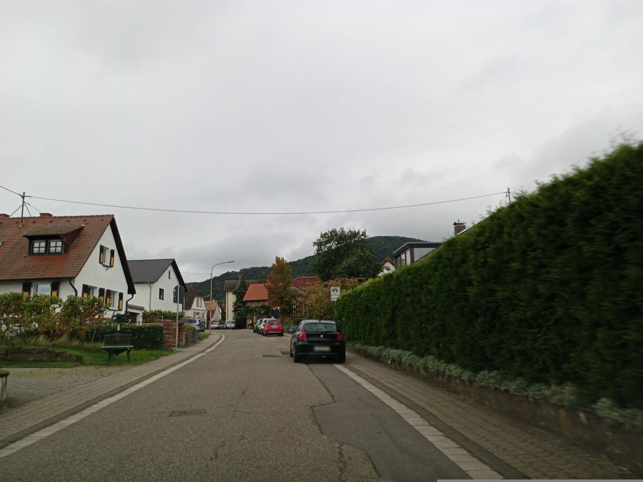 Street view near Weingut Müller-Kern Wohnmobilstellplatz, Maikammer — © atze02 (CC BY-SA · Mapillary)