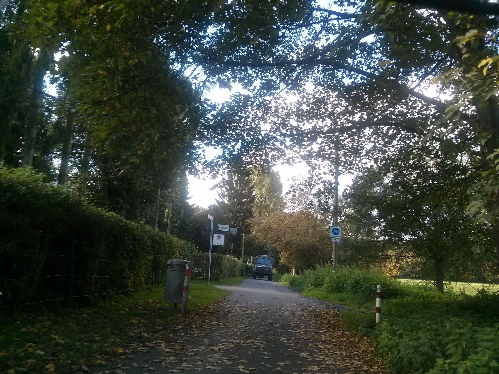 Street view near Country, Rodenkirchen — © ifjj1ref (CC BY-SA · Mapillary)