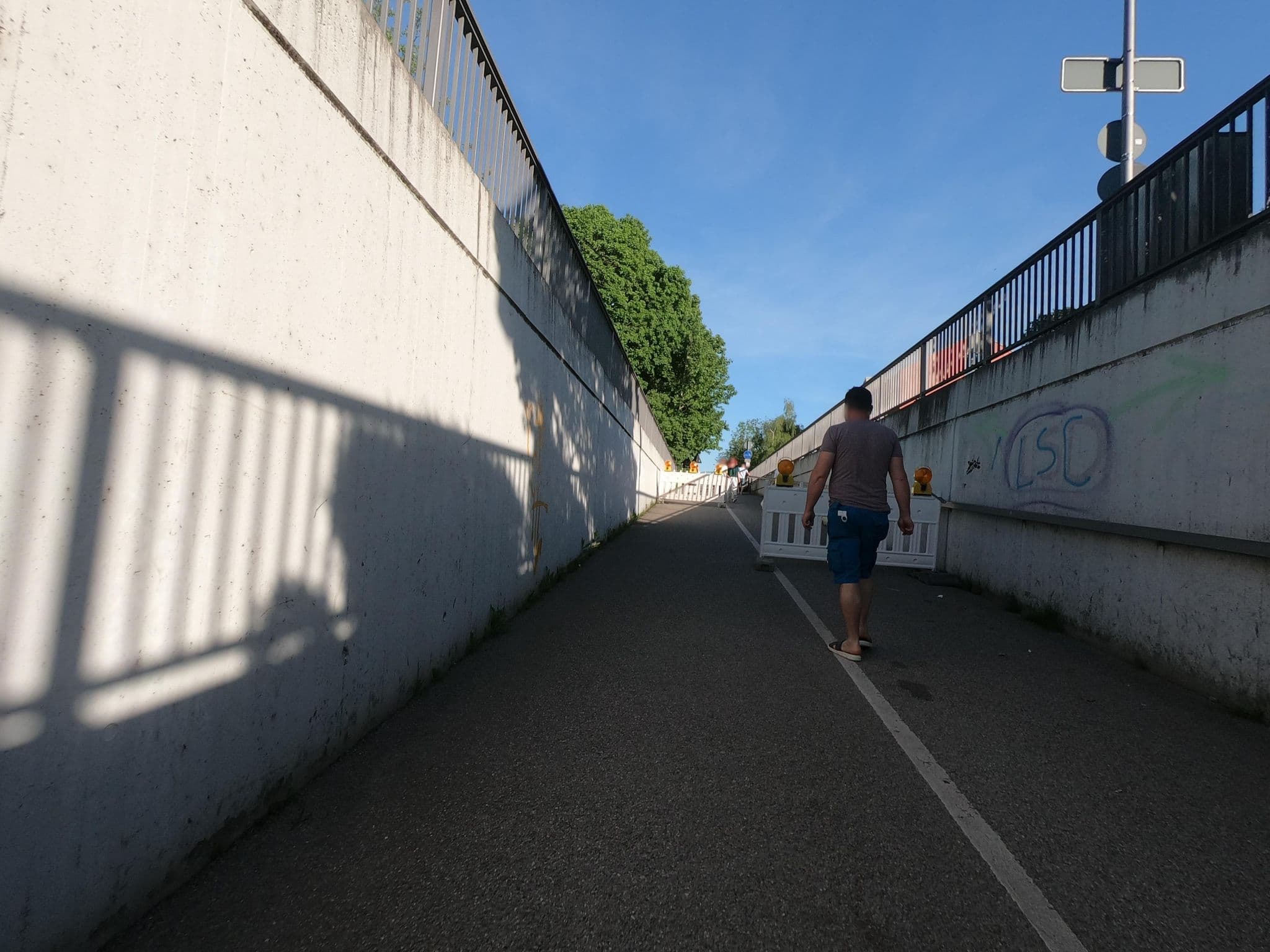 Street view near Brauerei Hotel Lohhof, Unterschleißheim — © frhh211 (CC BY-SA · Mapillary)