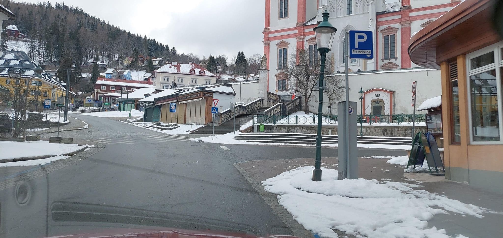 Street view near Goldene Krone, Mariazell — © gzin (CC BY-SA · Mapillary)