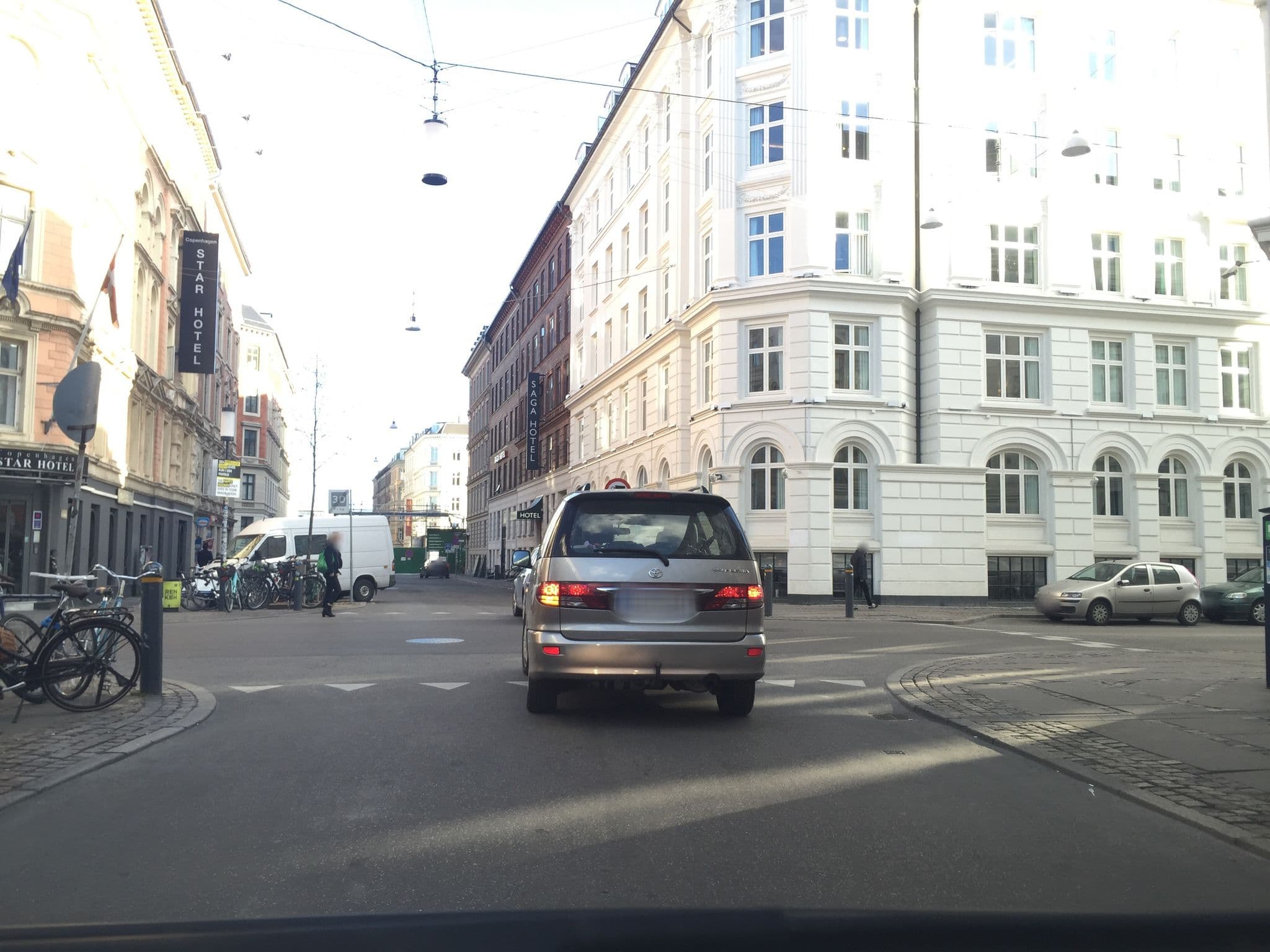 Street view near Axel Guldsmeden, Copenhagen — © vicval (CC BY-SA · Mapillary)