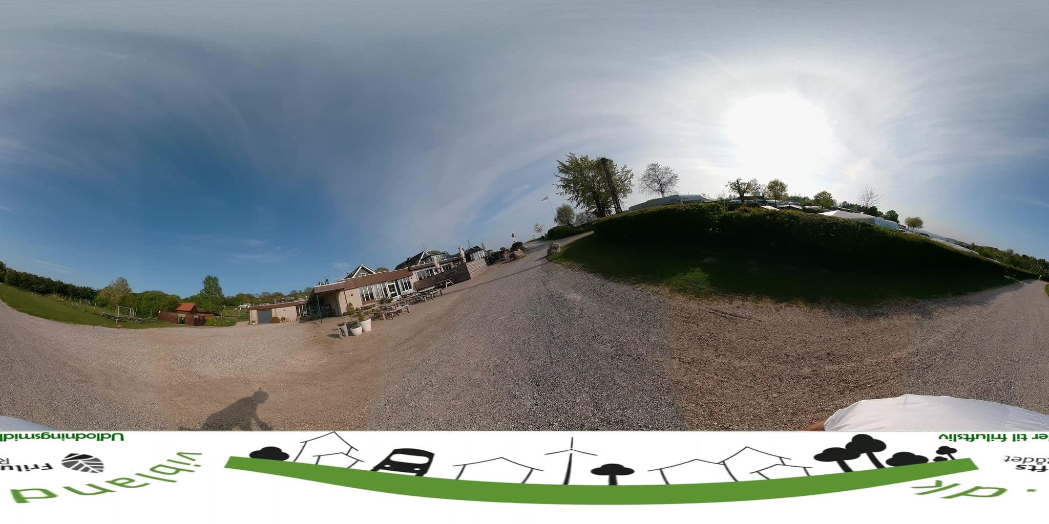 Street view near Hjarbæk Fjord Camping, Løgstrup — © jenspeterhansen (CC BY-SA · Mapillary)