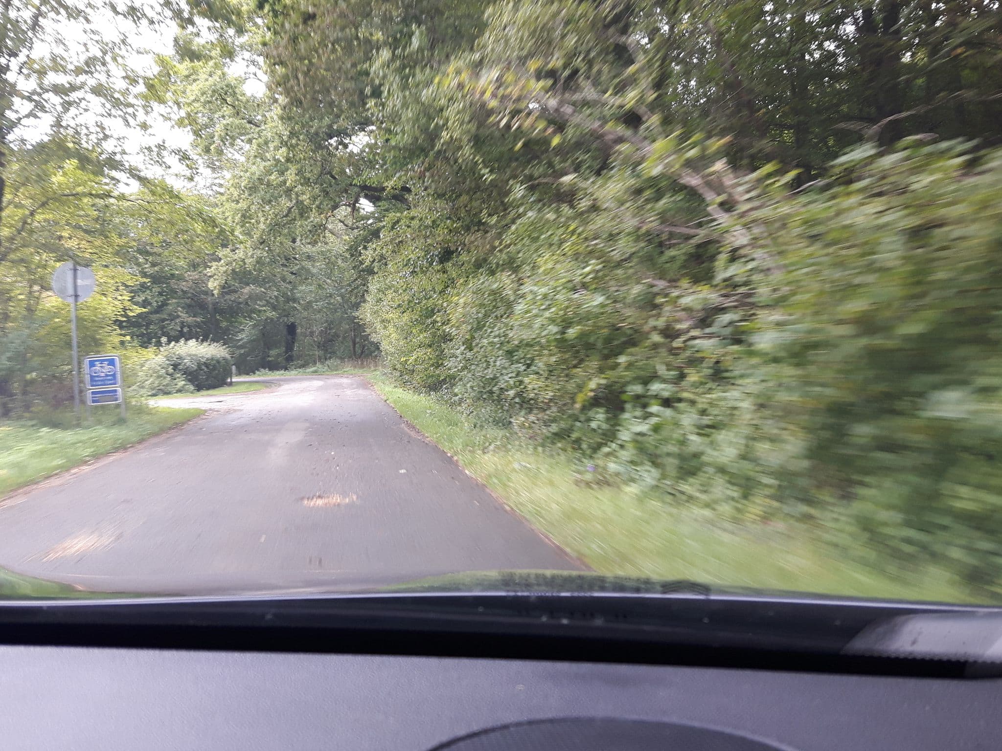 Street view near Rosenvold Strand Camping Udenfor, Brejning — © adverburg (CC BY-SA · Mapillary)