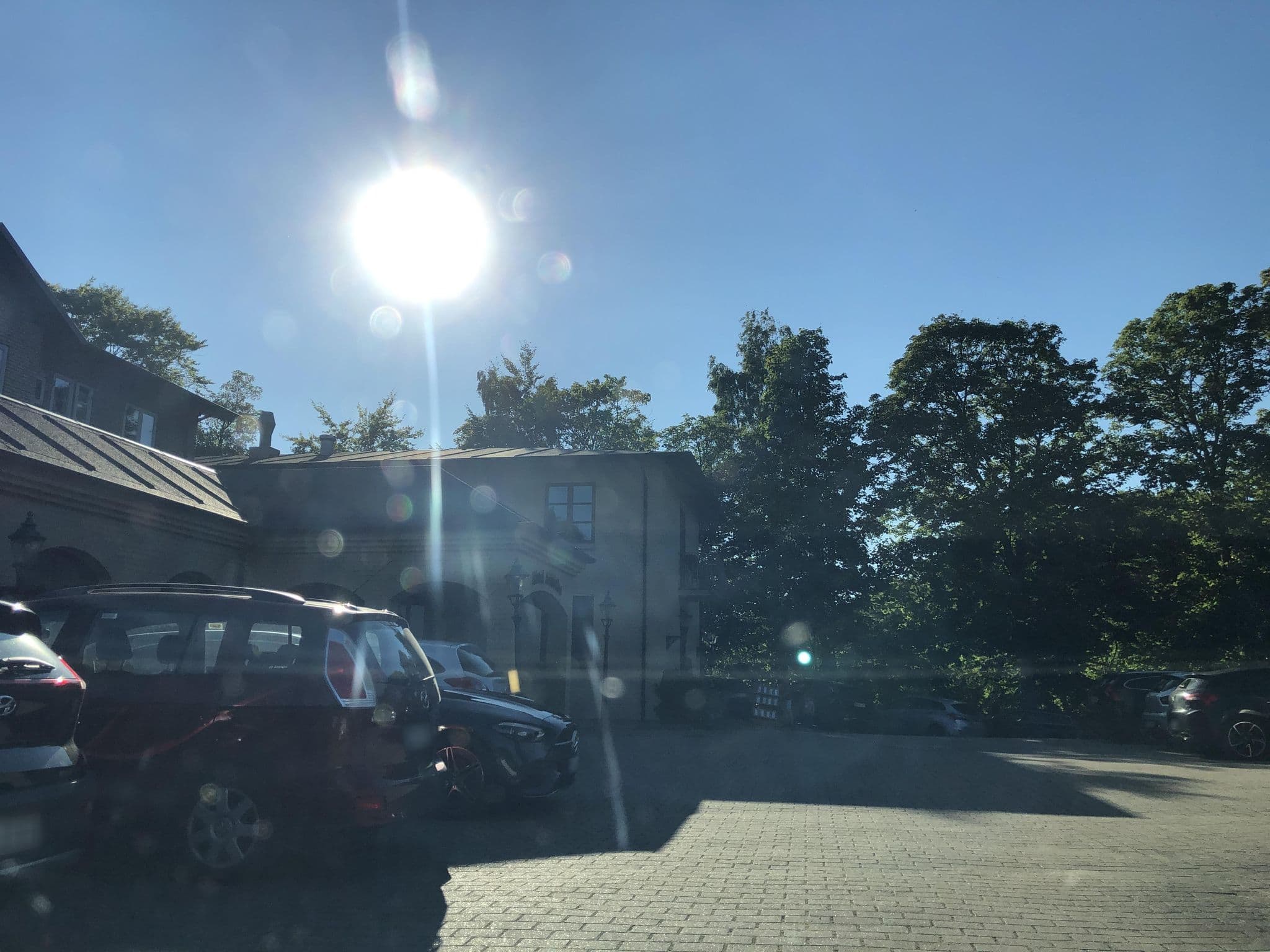 Street view near Hotel Amerika, Hobro — © peterleth (CC BY-SA · Mapillary)
