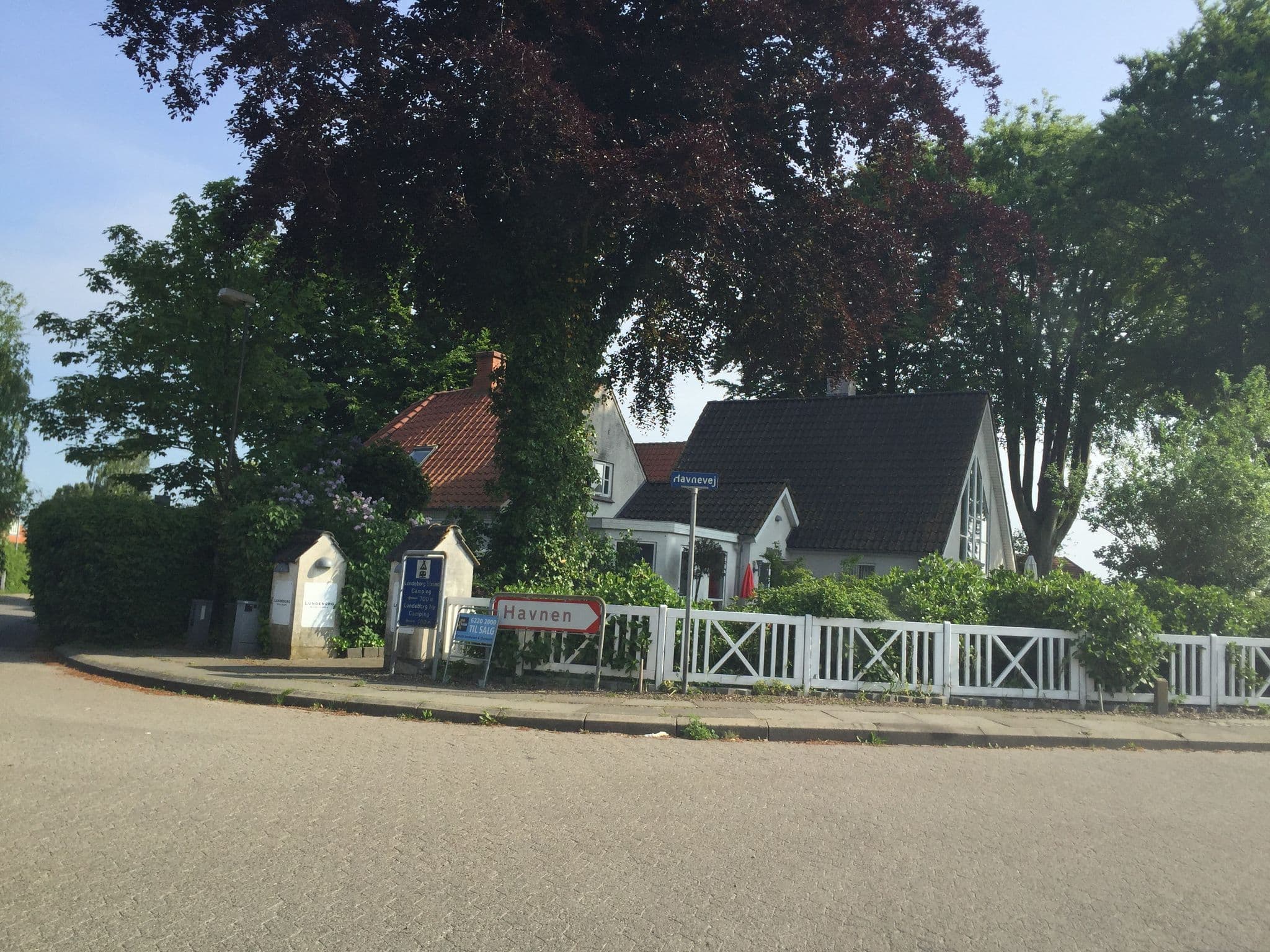 Street view near Skipperhuset, Thurø By — © vicval (CC BY-SA · Mapillary)