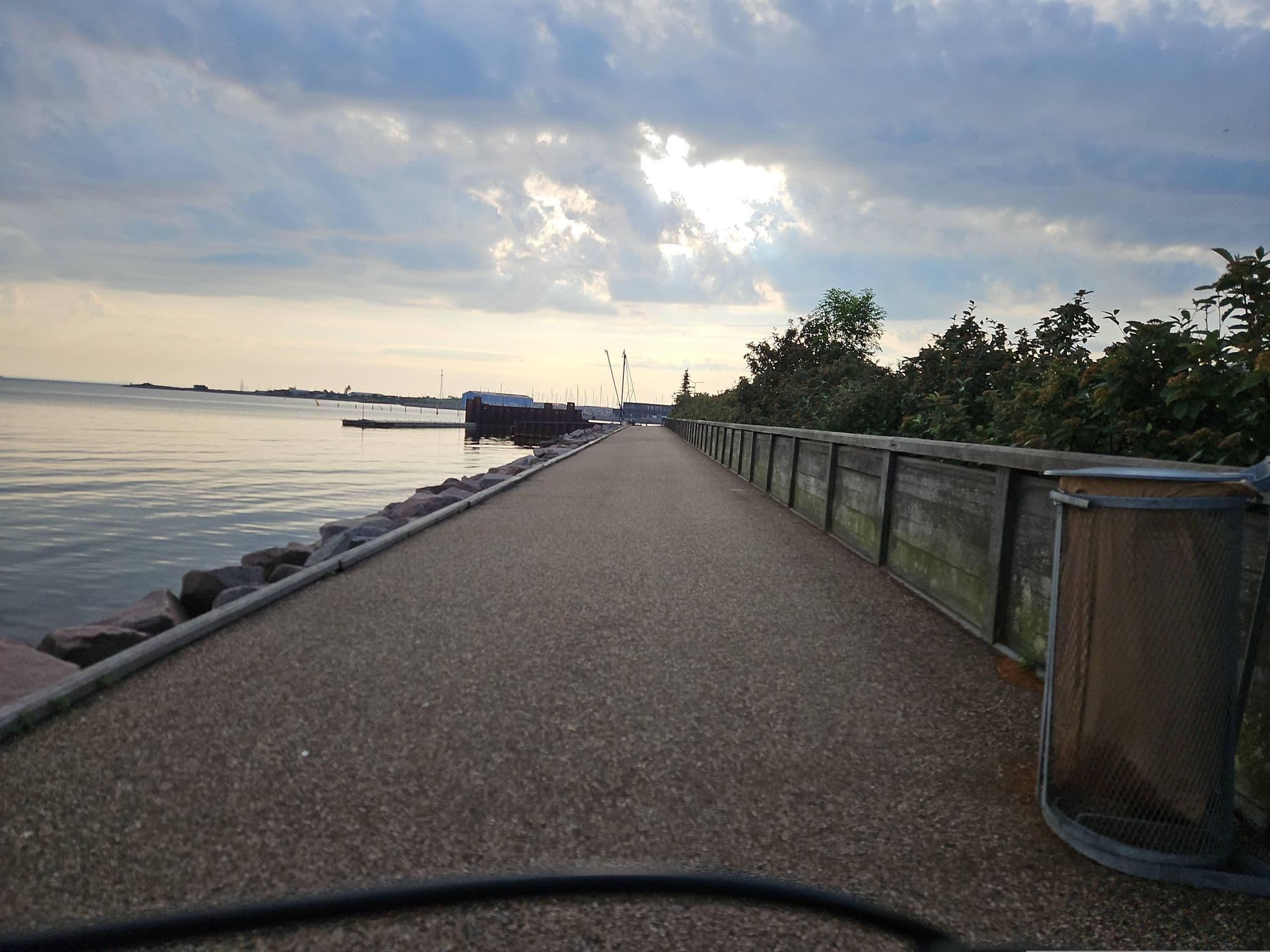 Street view near Svanemøllehavnen, Charlottenlund — © zeephyr (CC BY-SA · Mapillary)
