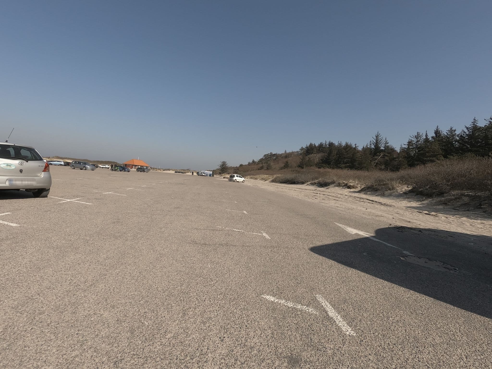 Street view near Tisvildeleje Strand, Tisvilde — © neogeografen (CC BY-SA · Mapillary)