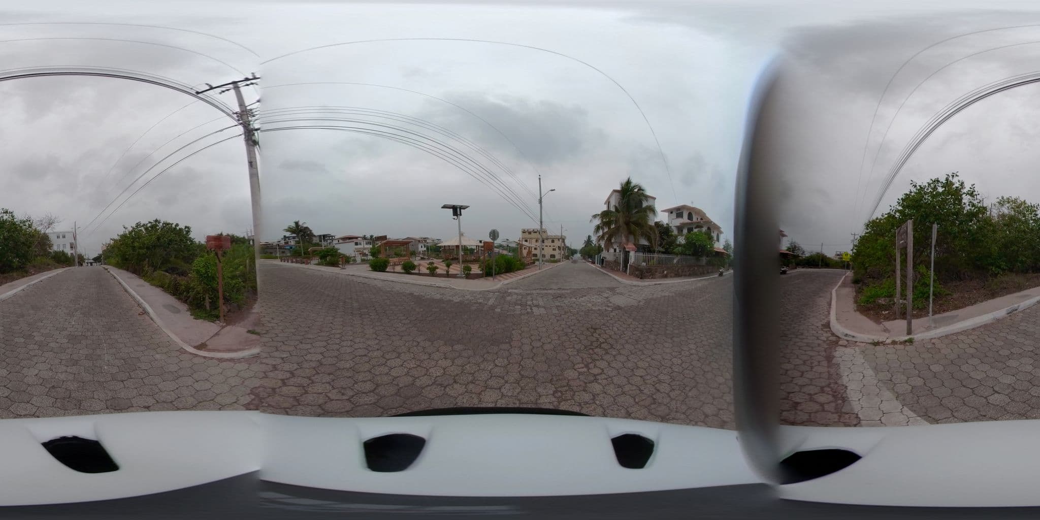 Street view near La Casa de Nelly, Puerto Baquerizo Moreno — © sdanielzer (CC BY-SA · Mapillary)