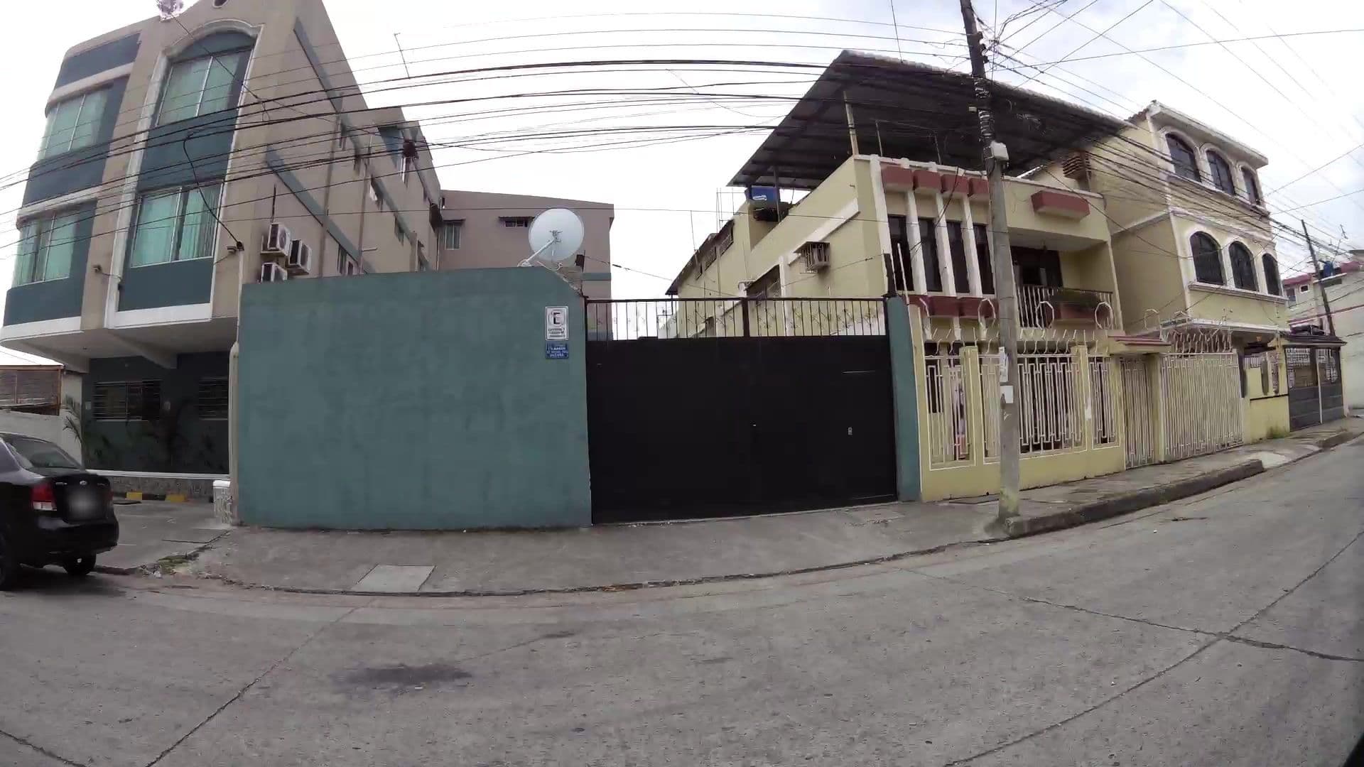 Street view near Hotel Air Suites, Guayaquil