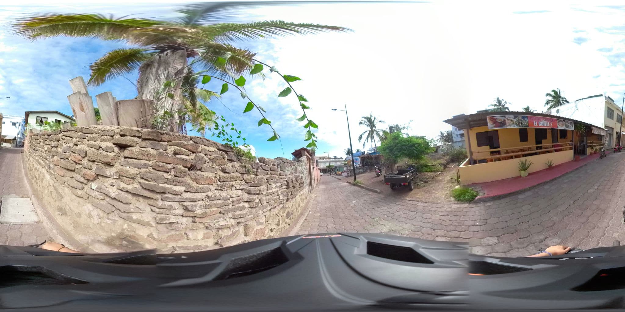 Street view near marysol, Puerto Ayora — © sdanielzer (CC BY-SA · Mapillary)
