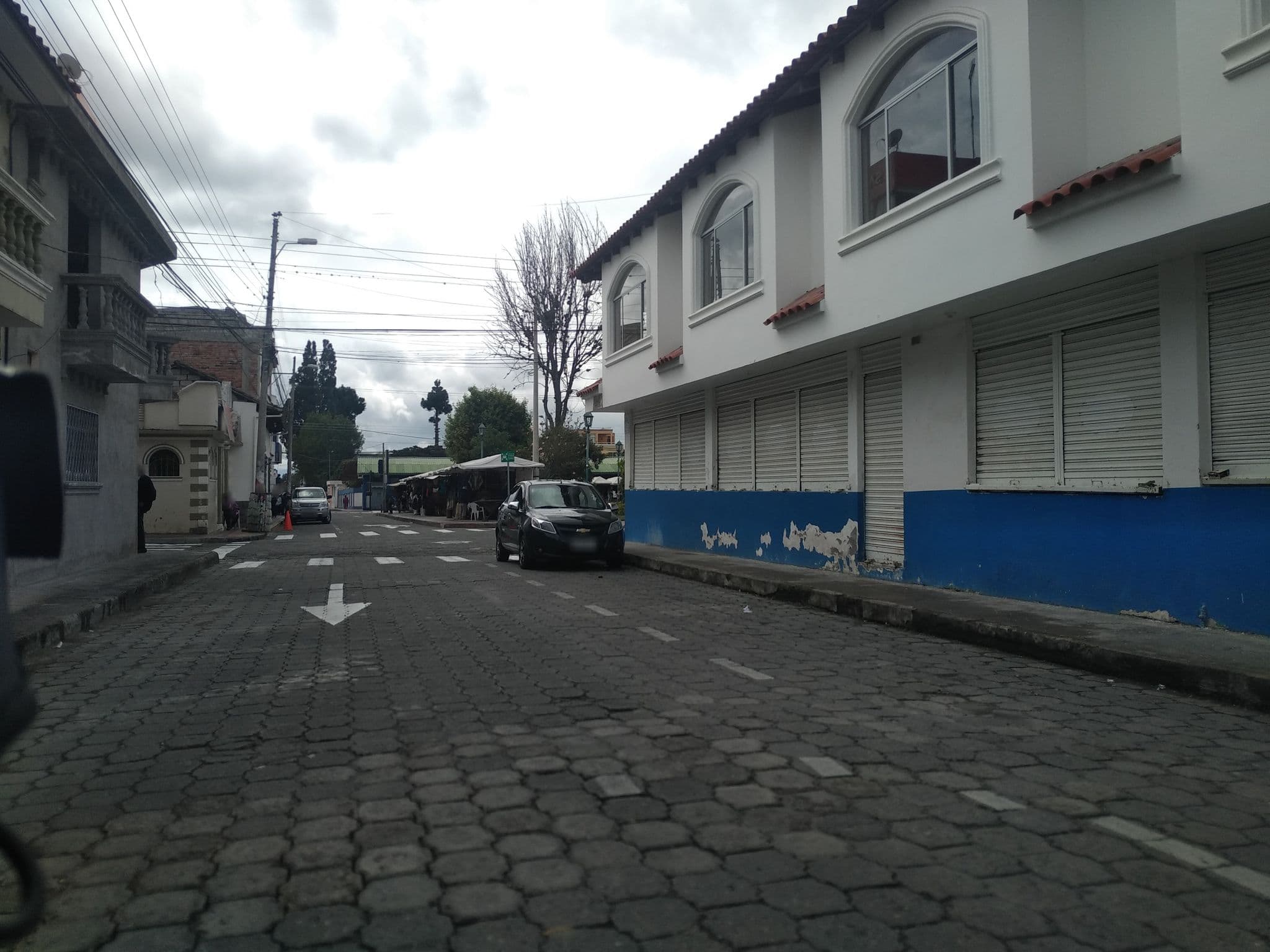 Street view near Hostal El Arbolito, Cotacachi — © nomadmapper (CC BY-SA · Mapillary)