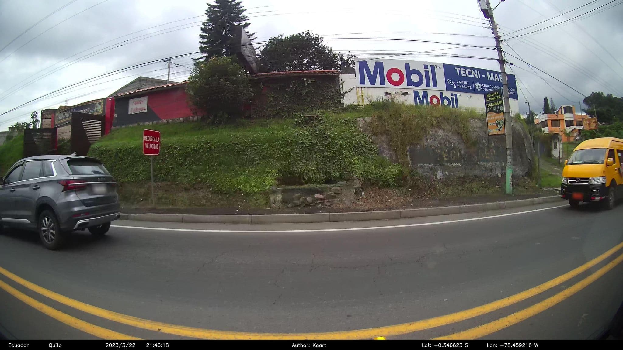 Street view near Cabañas El Amanecer, Sangolquí — © kaart_2 (CC BY-SA · Mapillary)