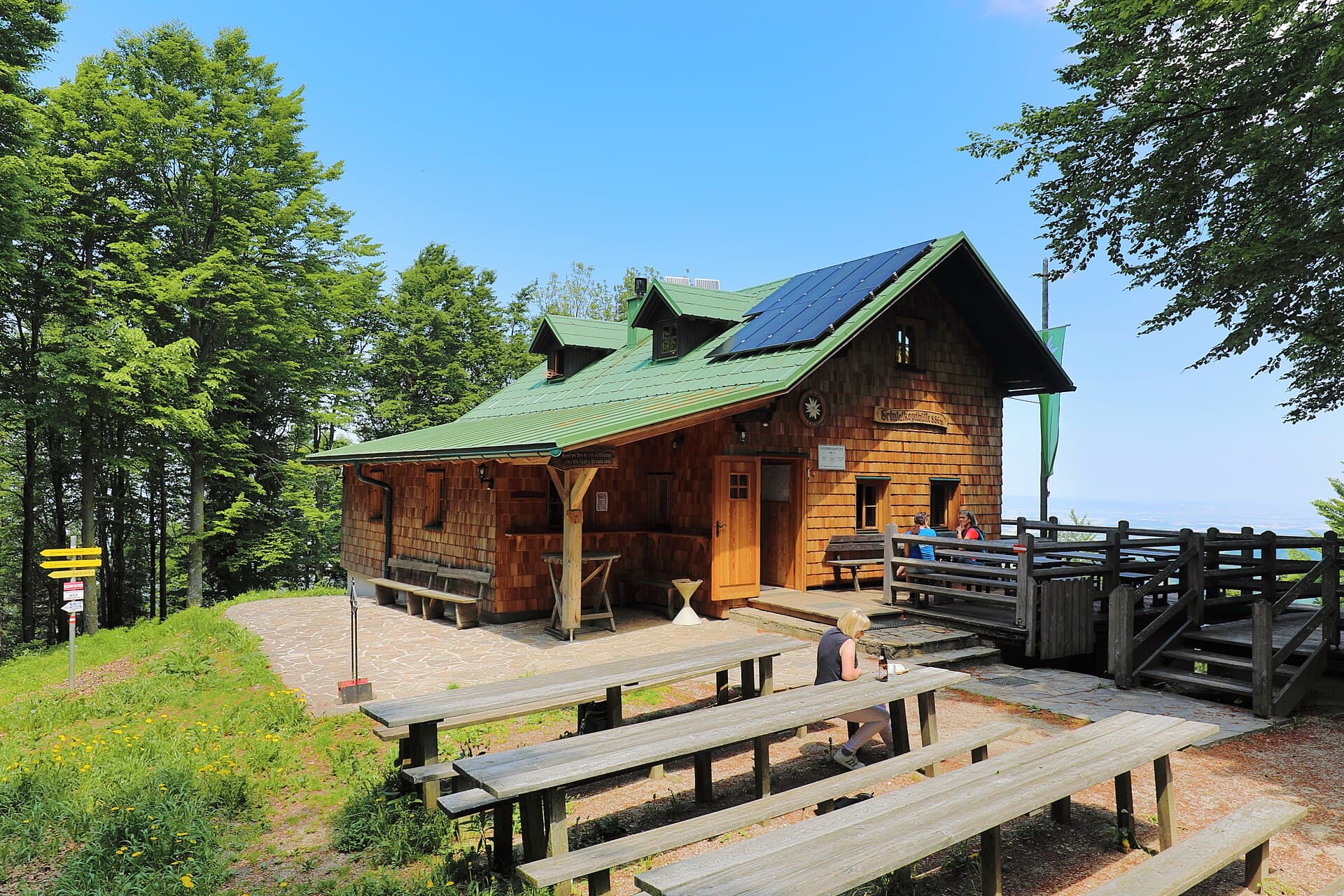 Grüntalkogelhütte (via Wikimedia Commons, CC BY-SA 4.0)