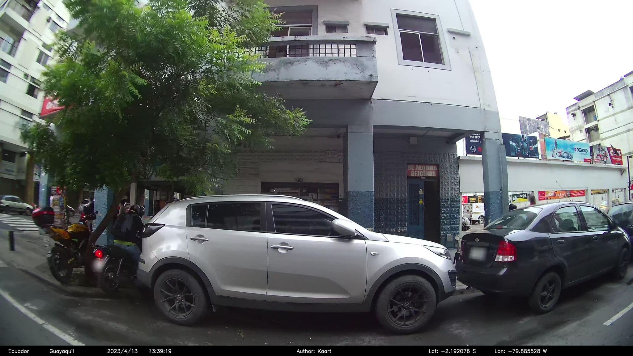Street view near Edificio Central García Áviles, Guayaquil