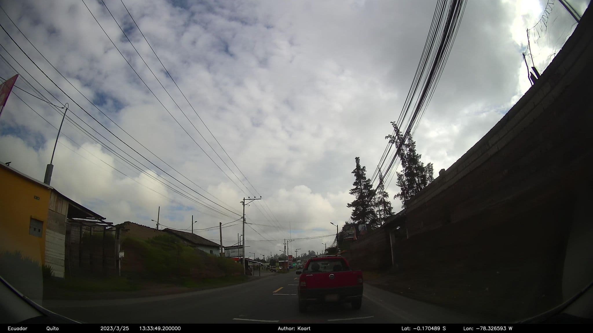 Street view near Hostal La Joya, Oyambarillo — © kaart_2 (CC BY-SA · Mapillary)