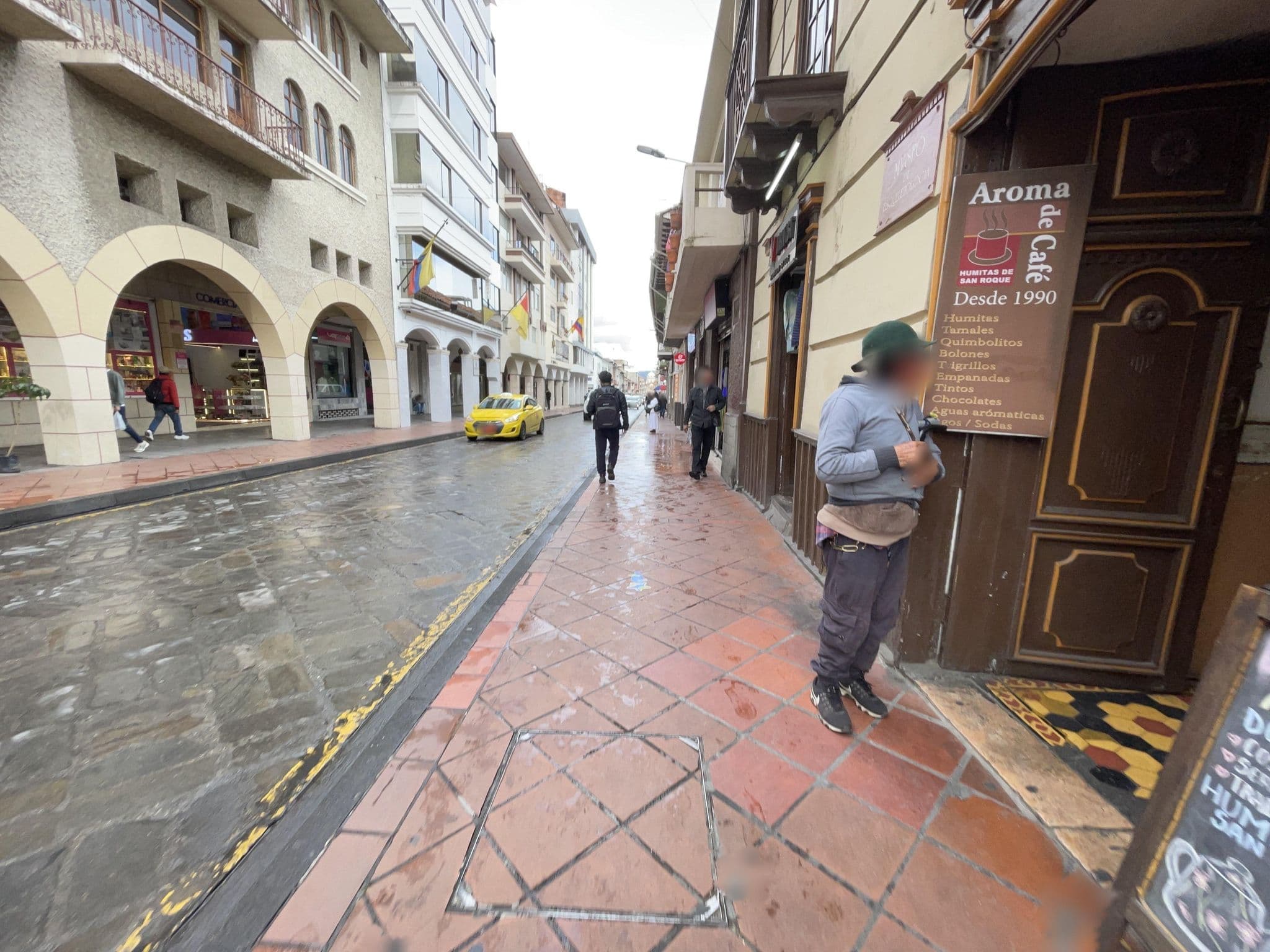 Street view near Hotel Cordero, Cuenca — © DavidTacuri (CC BY-SA · Mapillary)