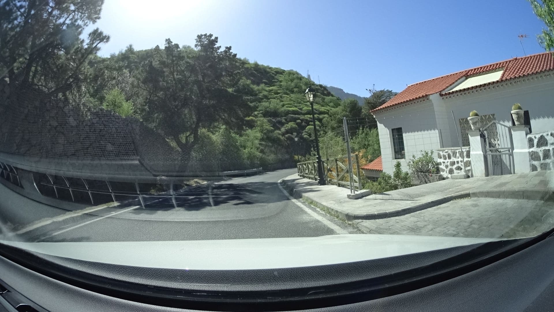 Street view near Apartamentos el Almendro, Tejeda — © sashazykov (CC BY-SA · Mapillary)