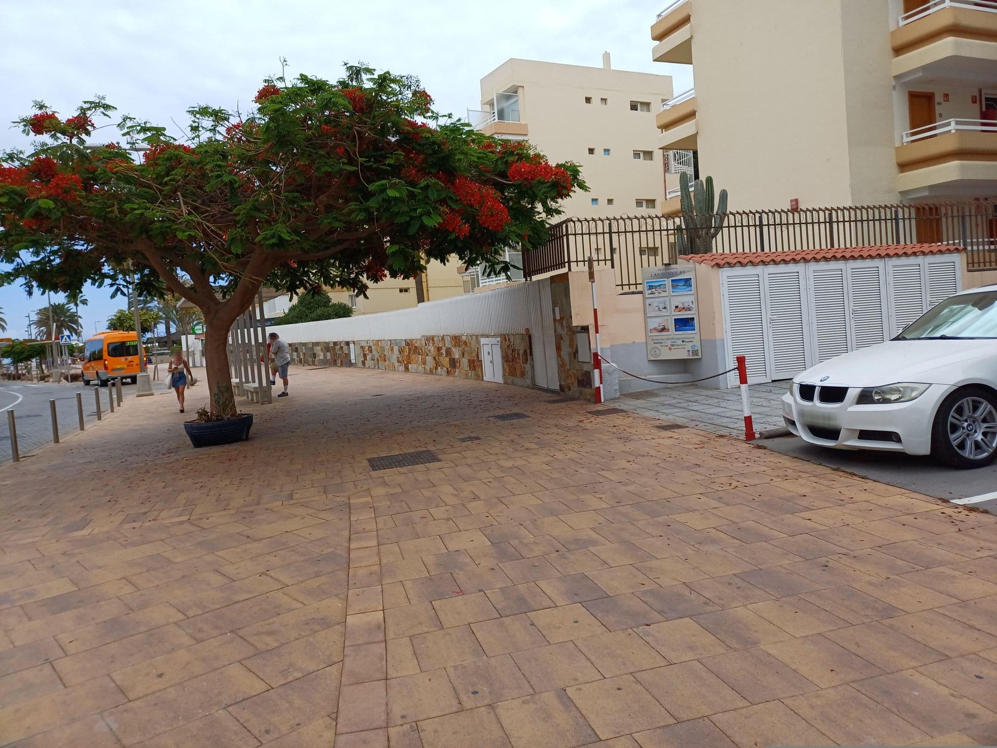 Street view near Apartamentos las Góndolas, Playa del Ingles