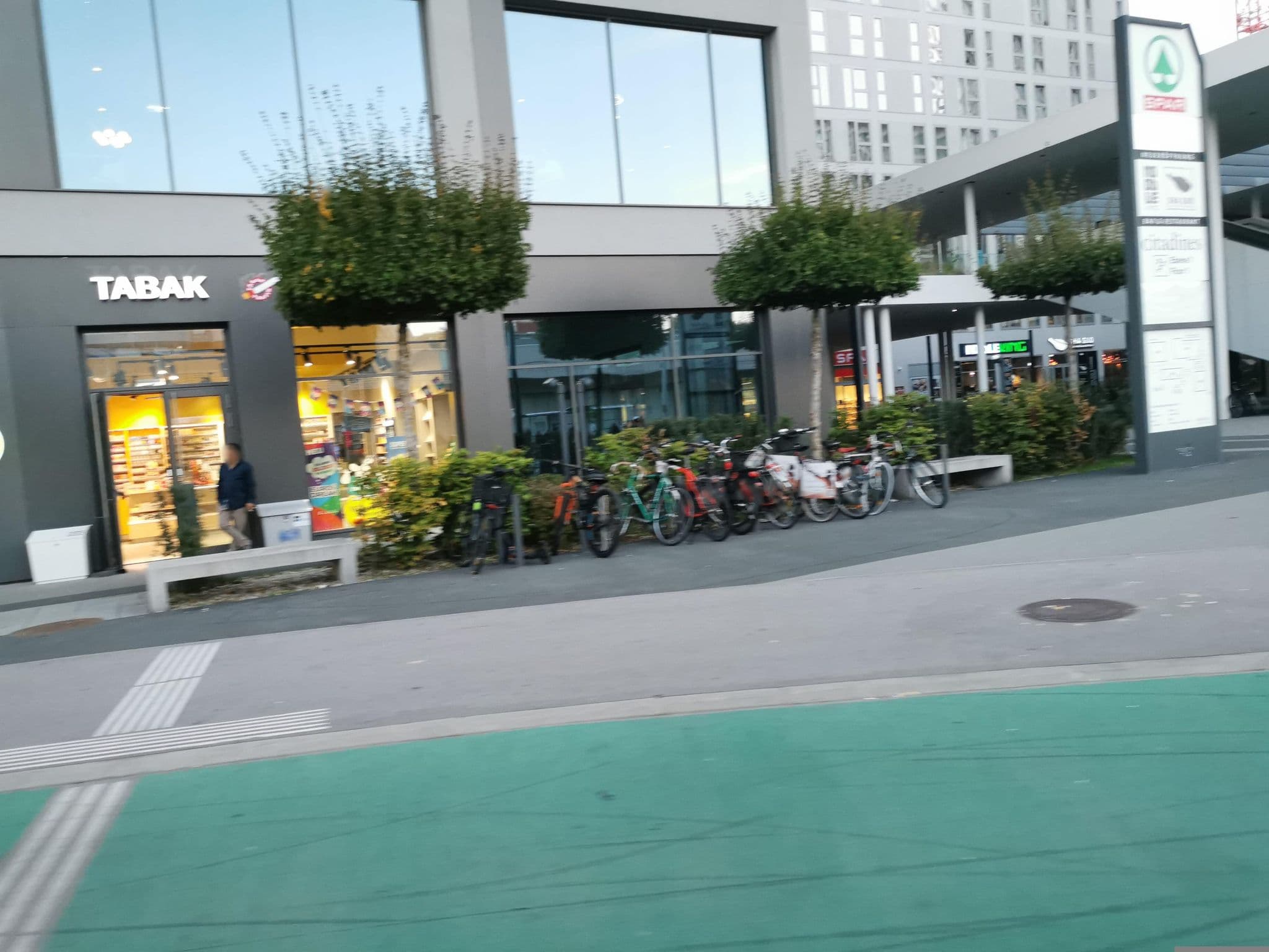 Street view near Spark by Hilton Vienna Donaustadt, Donaustadt — © hlfan (CC BY-SA · Mapillary)