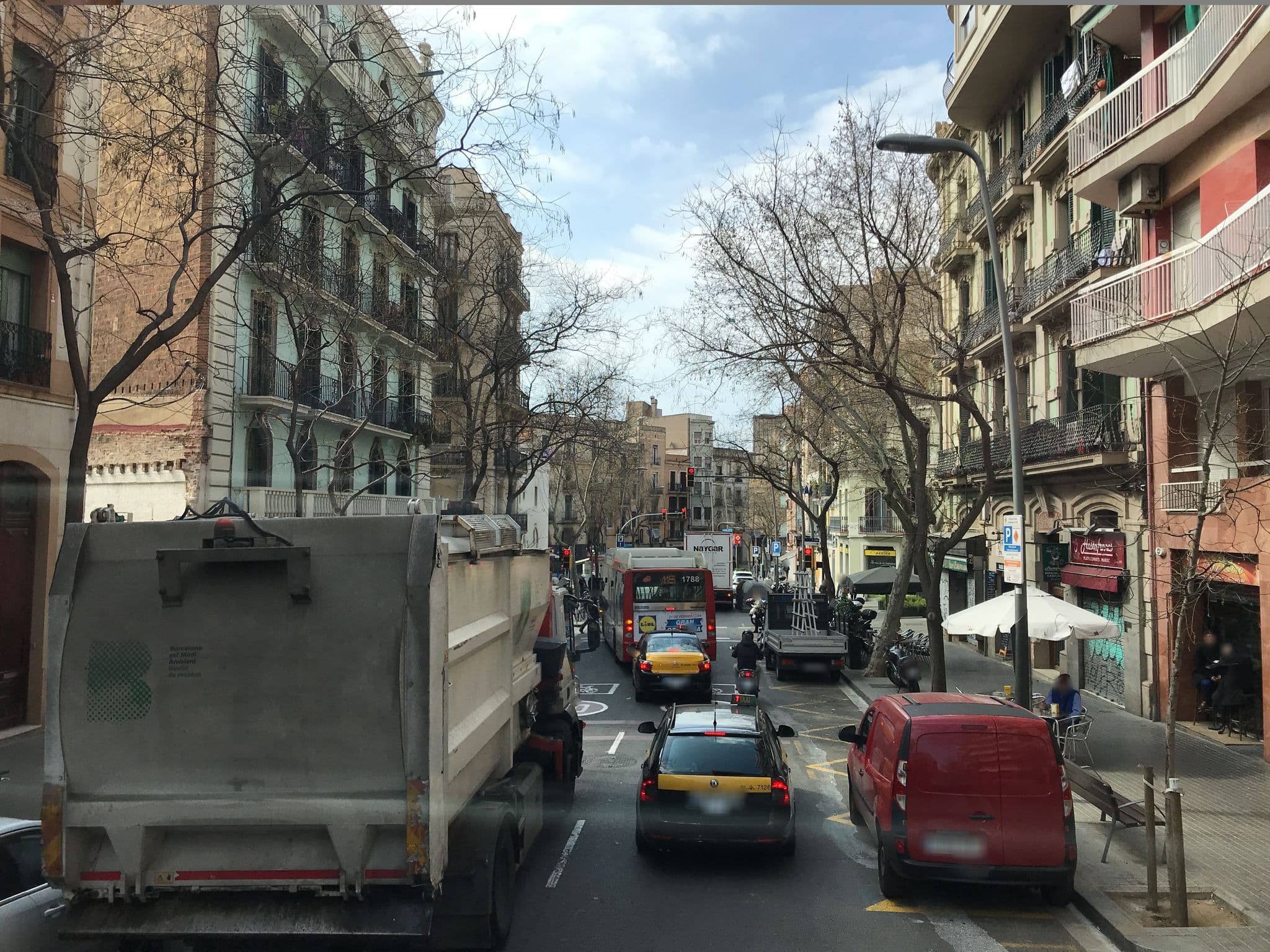 Street view near Hostal Baler, Hostafrancs — © ugz (CC BY-SA · Mapillary)