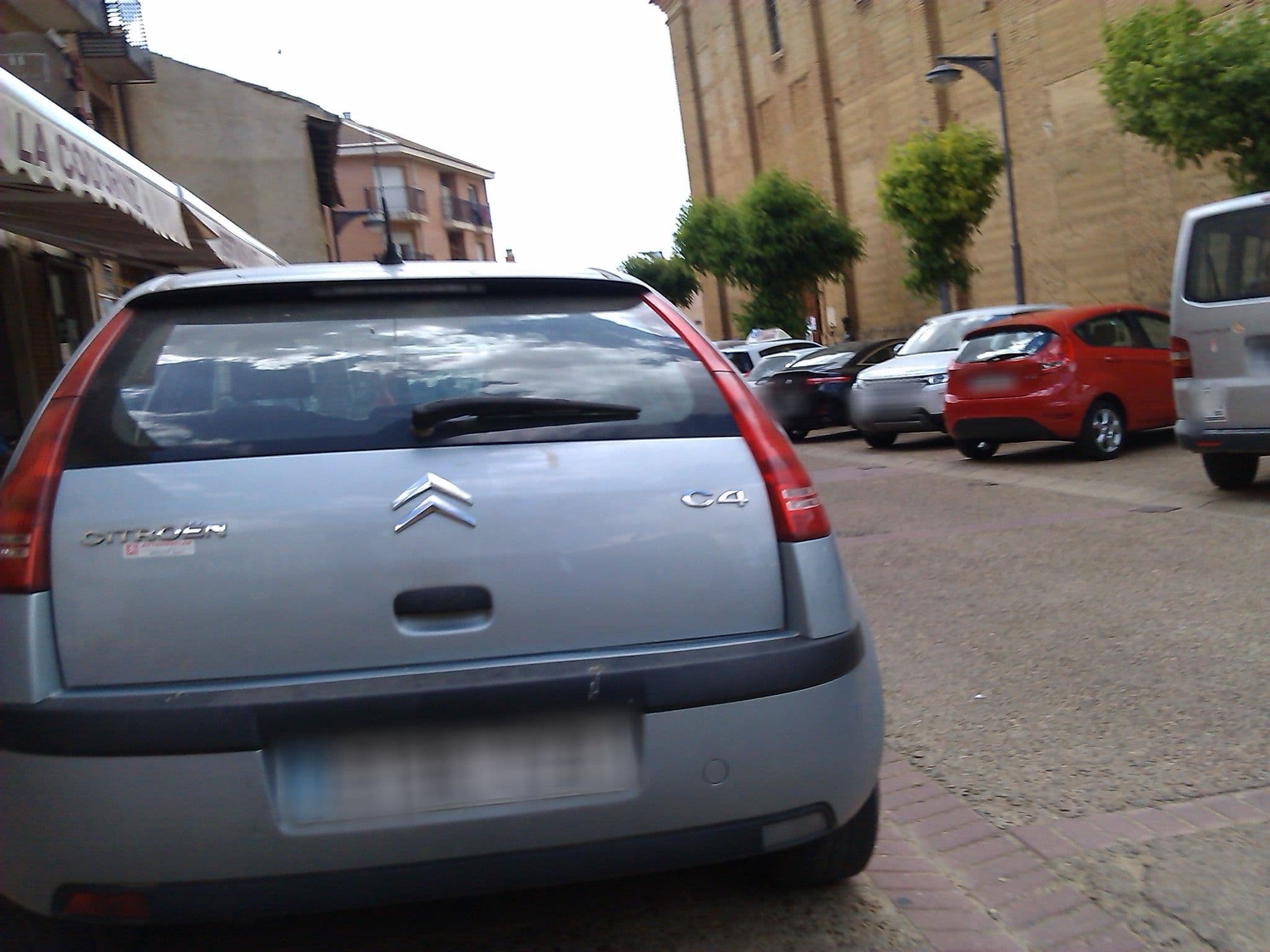 Street view near Albergue de Peregrinos Municipal Cluny, Sahagún — © changchun1 (CC BY-SA · Mapillary)