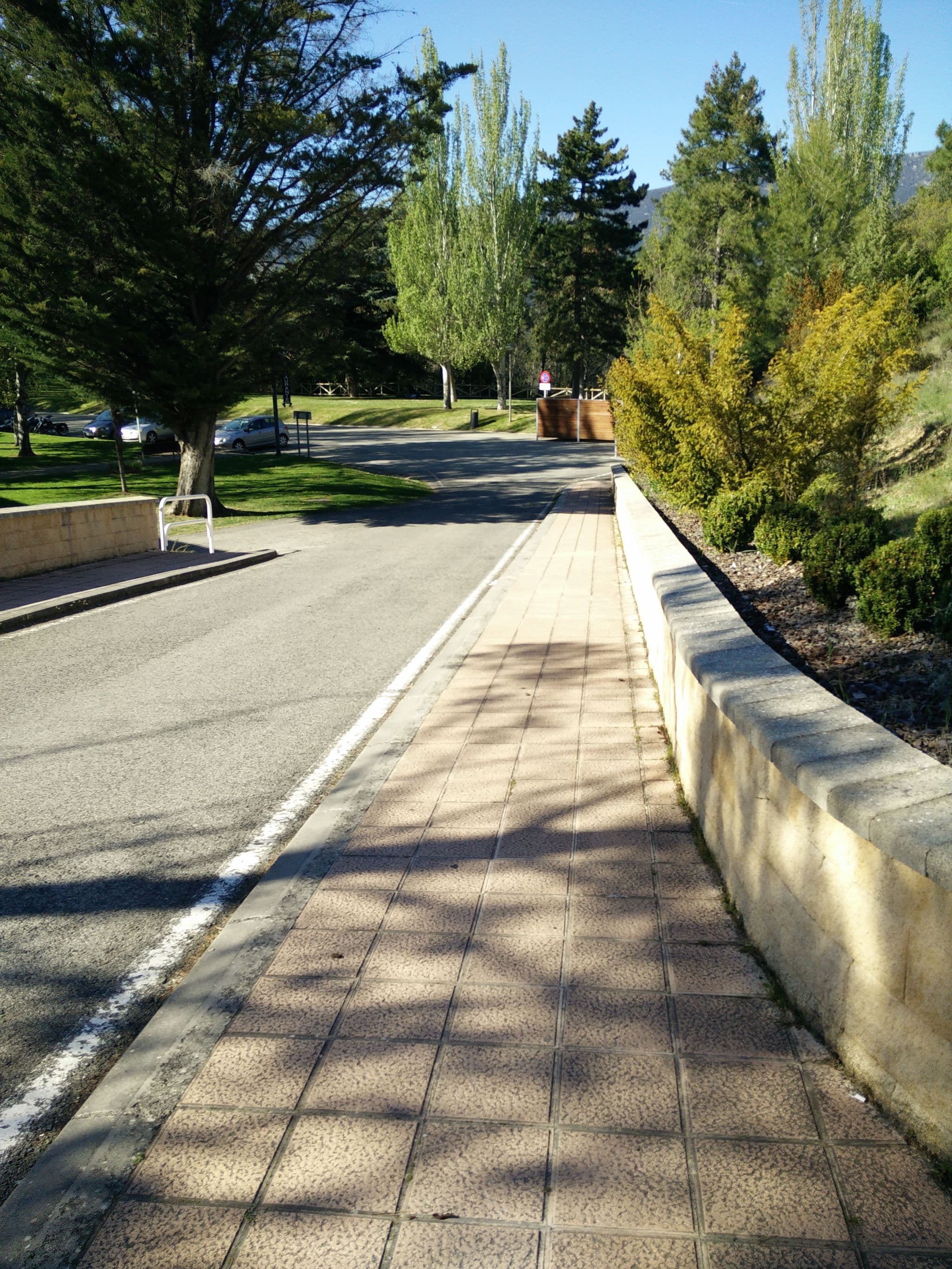 Street view near El Mesón, Sangüesa/Zangoza — © bernardvoyageur (CC BY-SA · Mapillary)