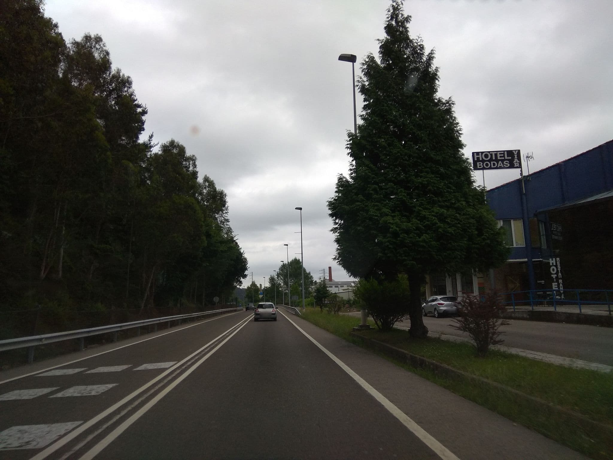 Street view near Hotel Viar, Cabezón de la Sal — © egofer (CC BY-SA · Mapillary)