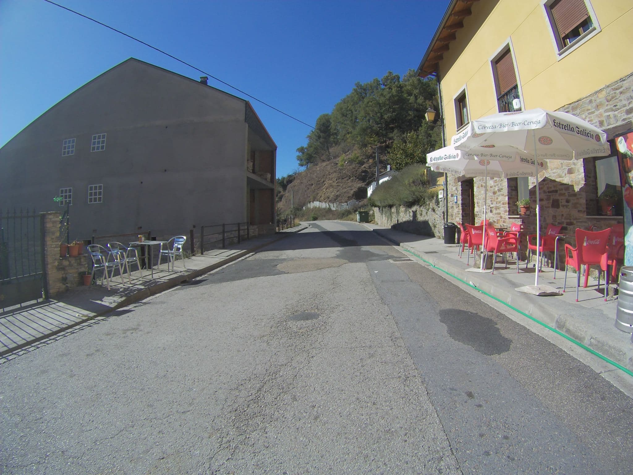 Street view near Albergue Crispeta, Villafranca del Bierzo — © camperxr (CC BY-SA · Mapillary)